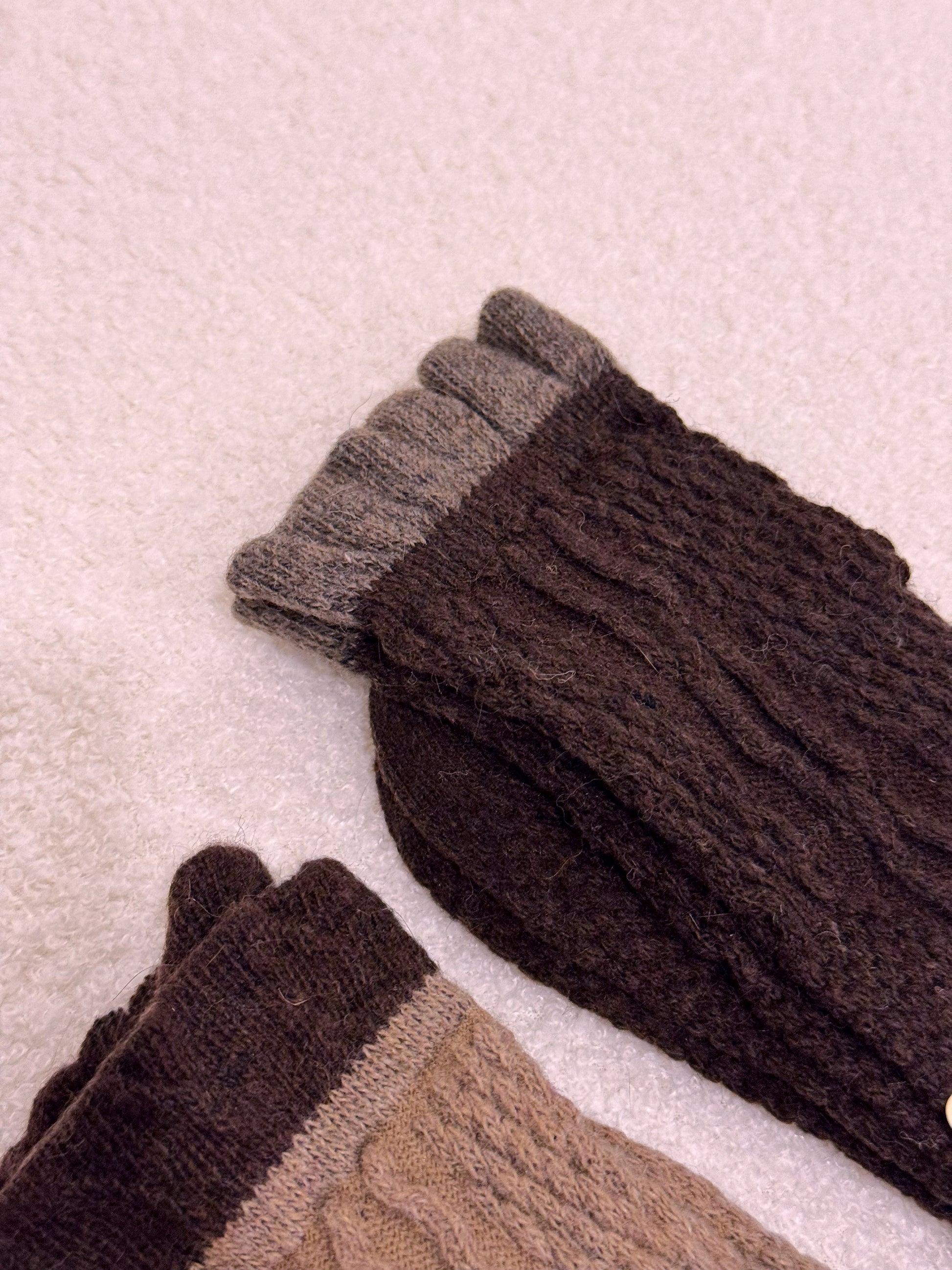 Meias de malha com folho • em lã e caxemira | 4 cores