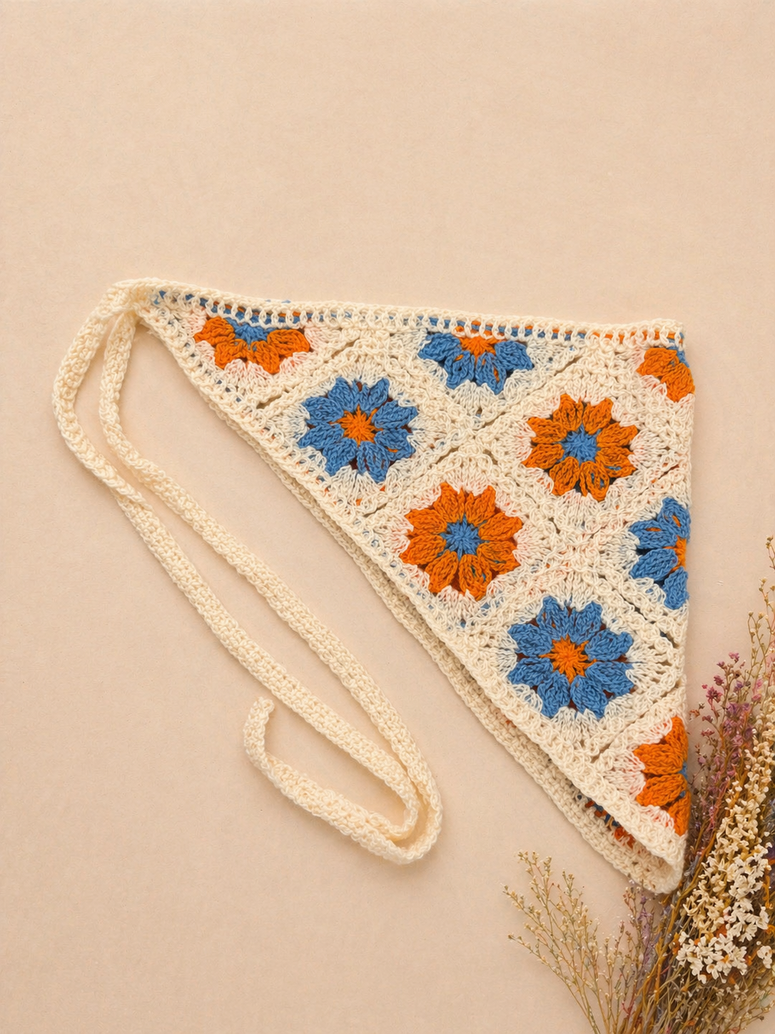 Bandana multifuncional em croché | Bege com Flores Azuis e Laranjas