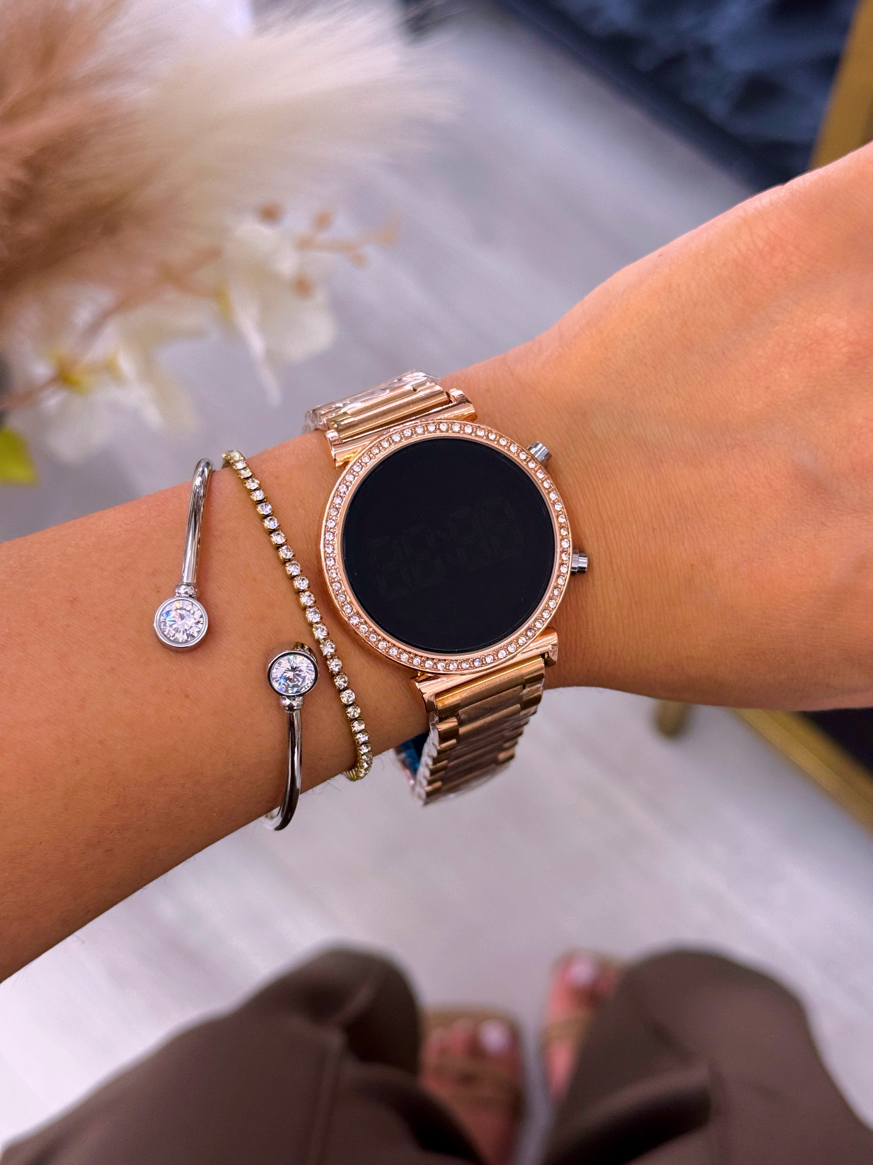 Relógio digital rose gold com brilhantes
