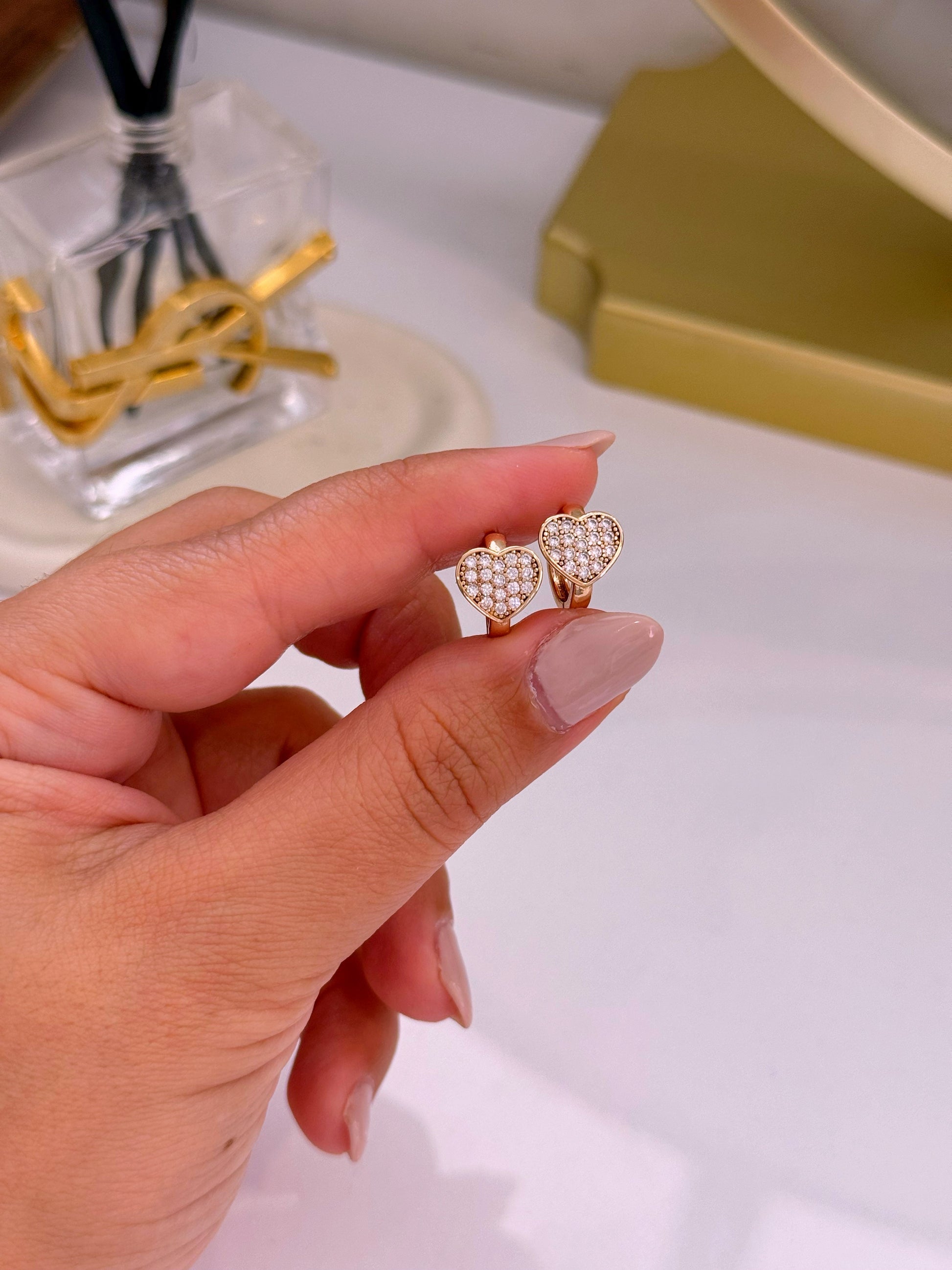 Argolinhas com coração preenchido de brilhantes | Rose Gold