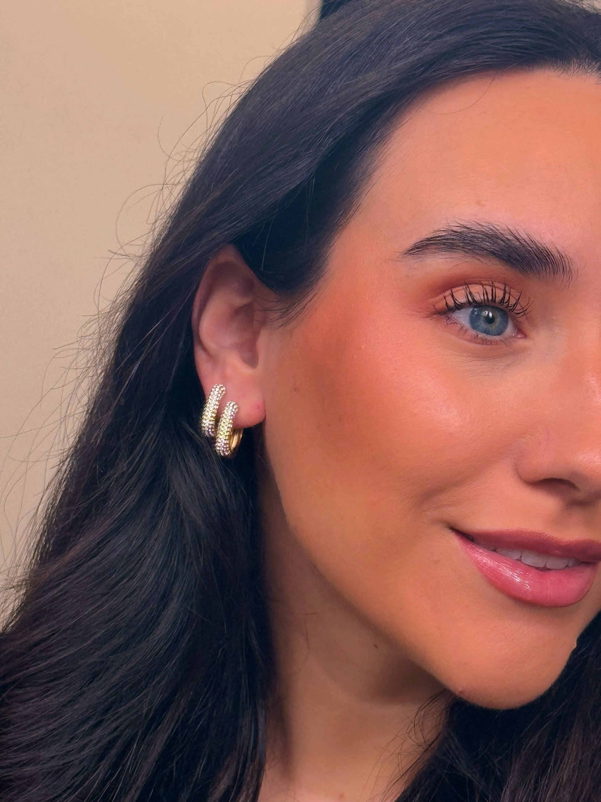 Argolas elegantes • quadradas com brilhantes | Dourado