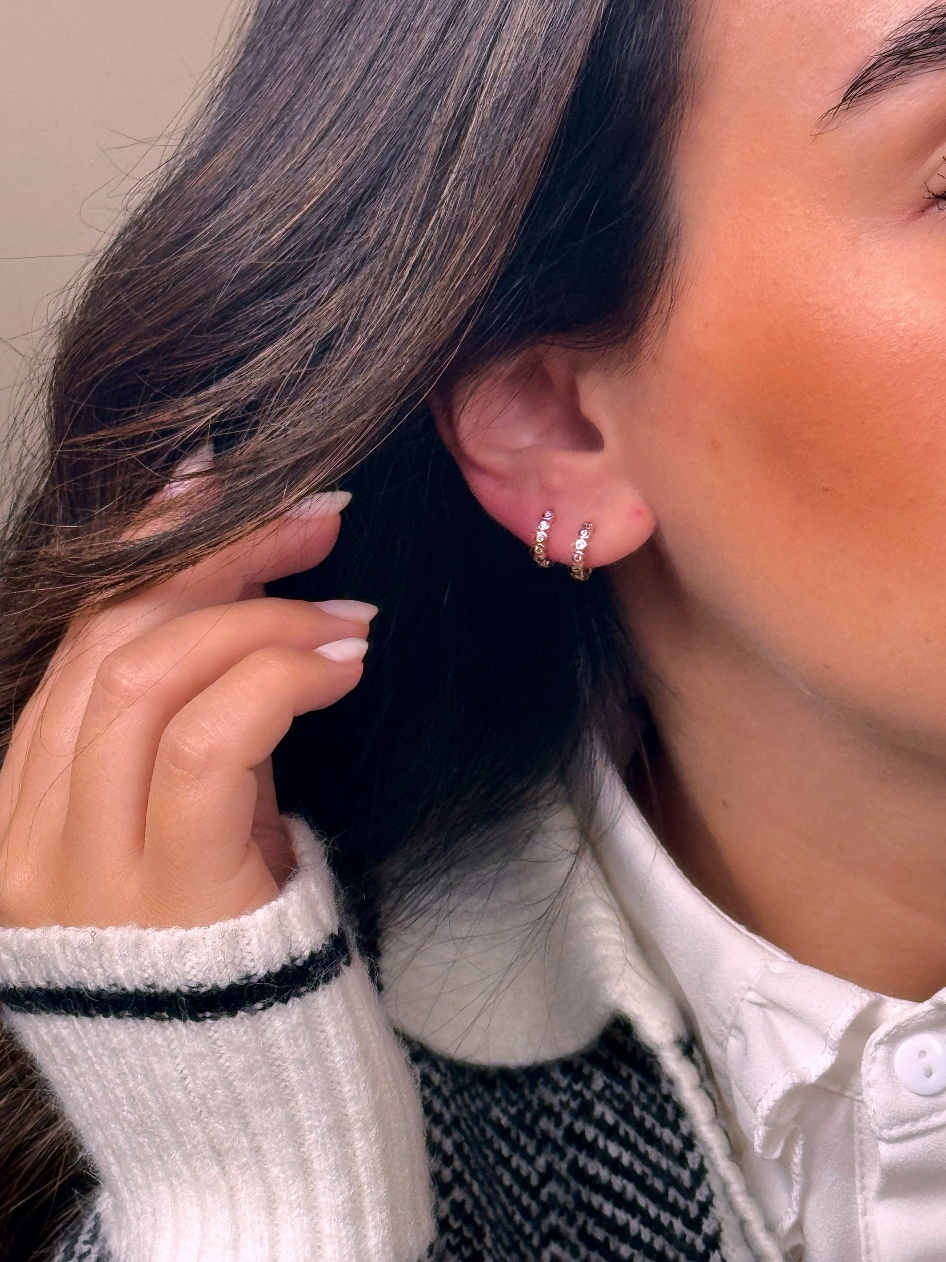 Mini argolinhas bolinhas com brilhantes | Rose Gold