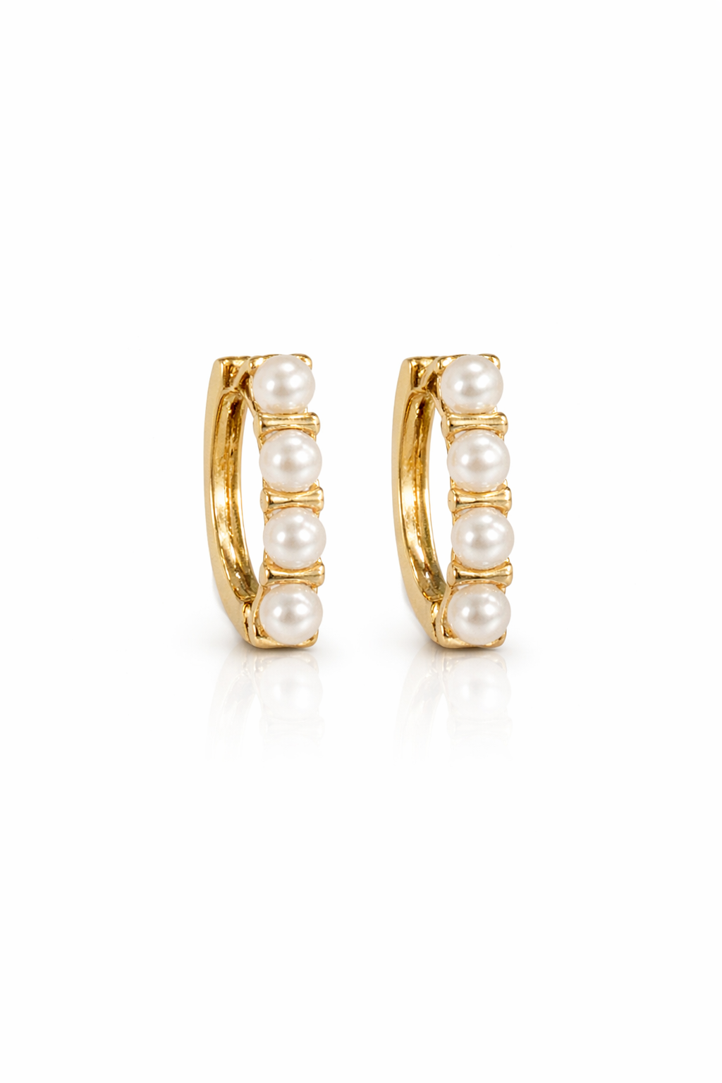 Argolinhas delicadas preenchidas com pérolas | Dourado