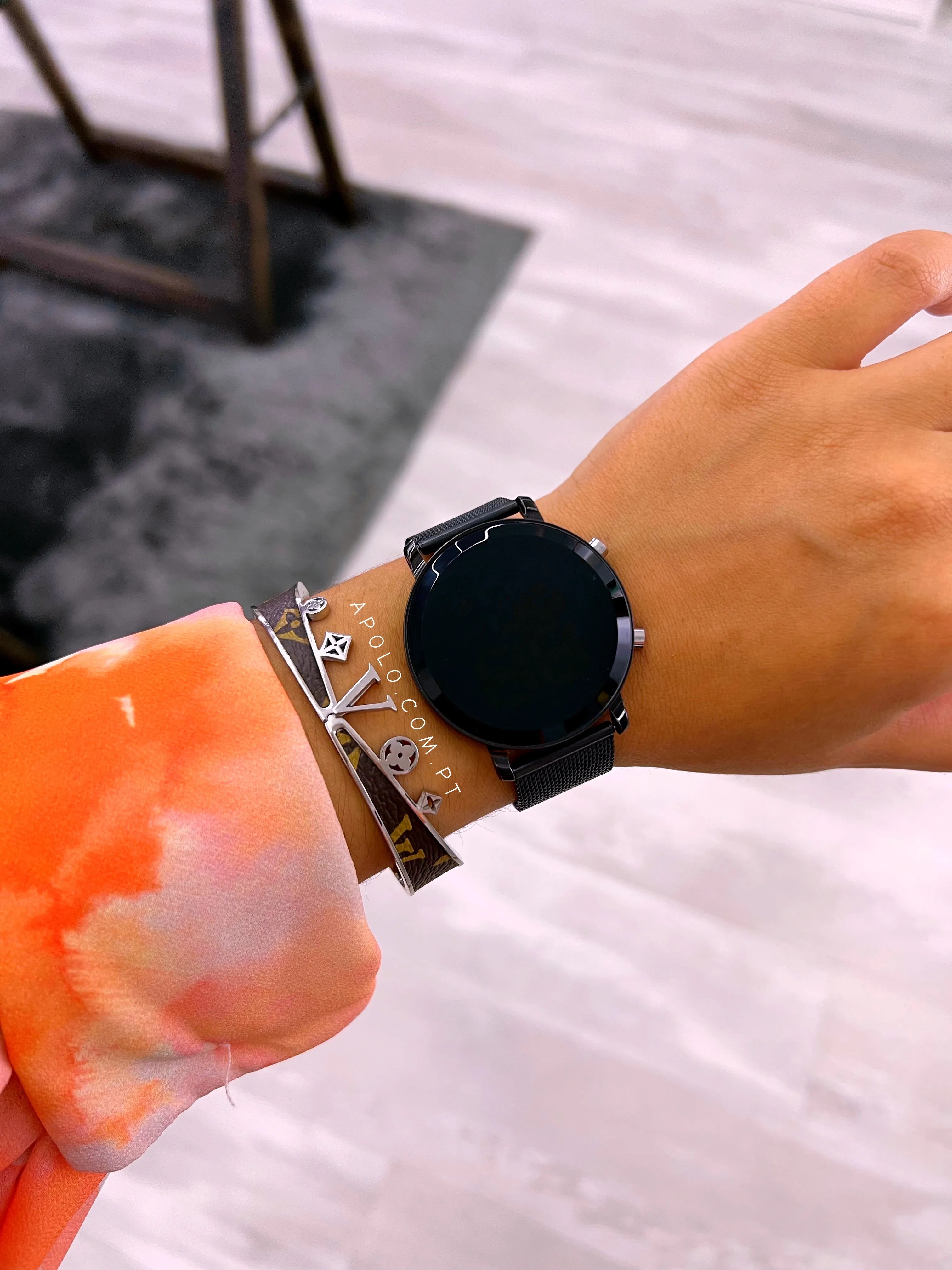 Relógio digital bracelete simples | Preto