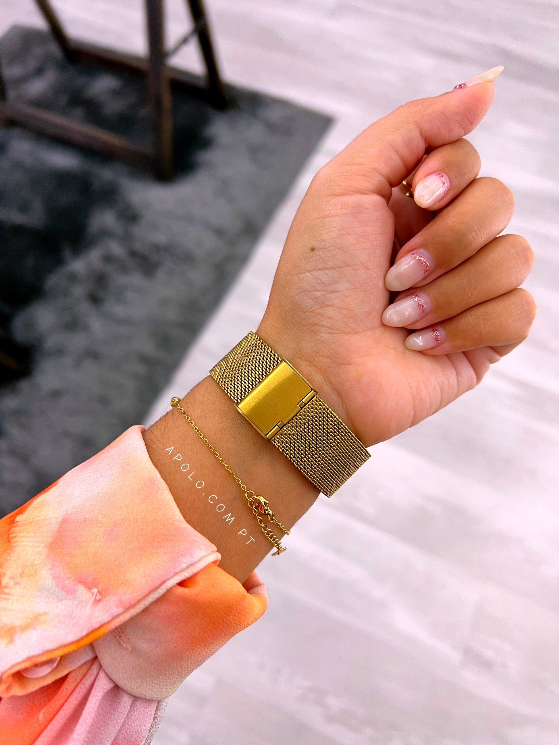 Relógio digital bracelete simples | Dourado