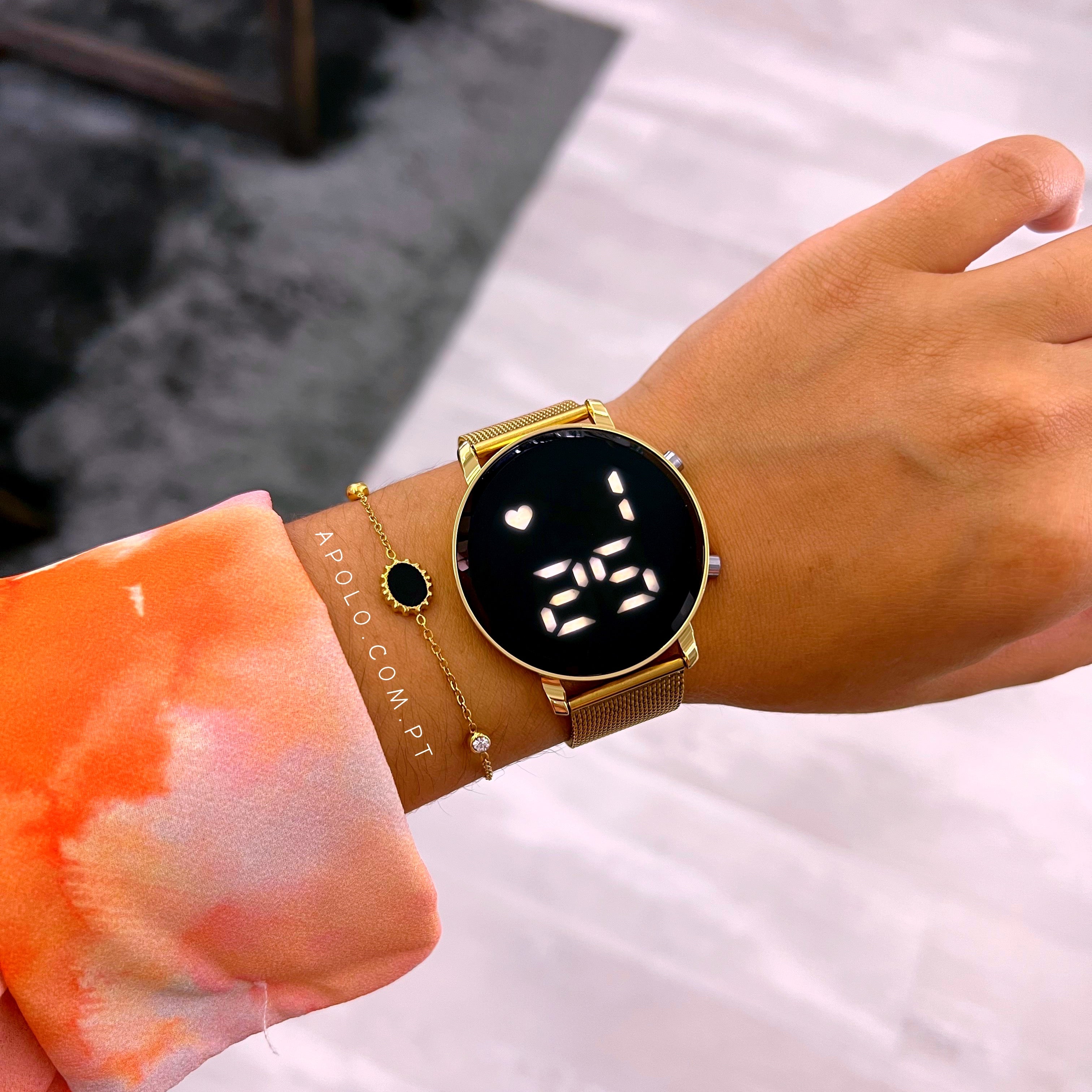 Relógio digital bracelete simples | Dourado