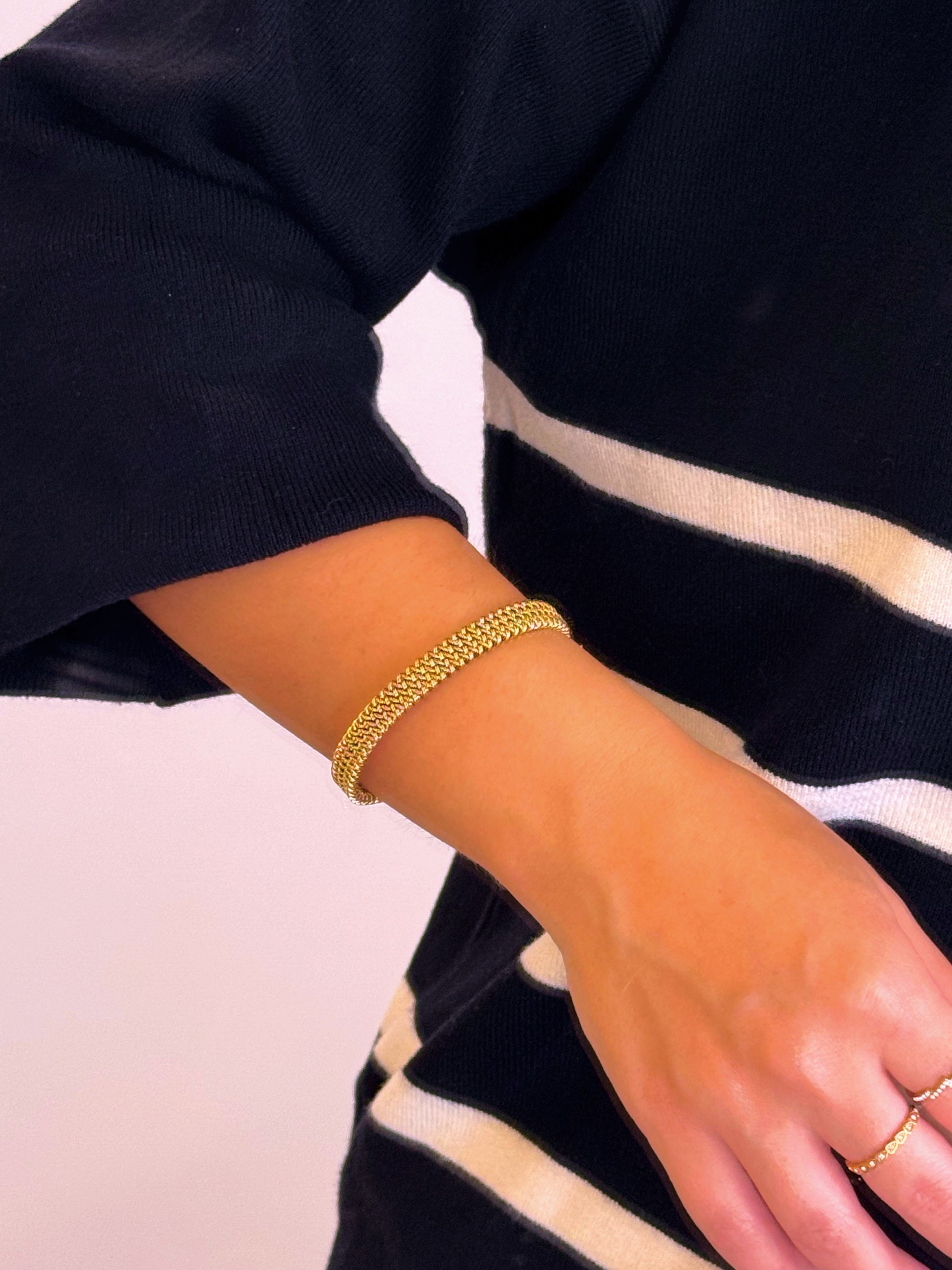 Pulseira rígida malha entrançada | Dourado