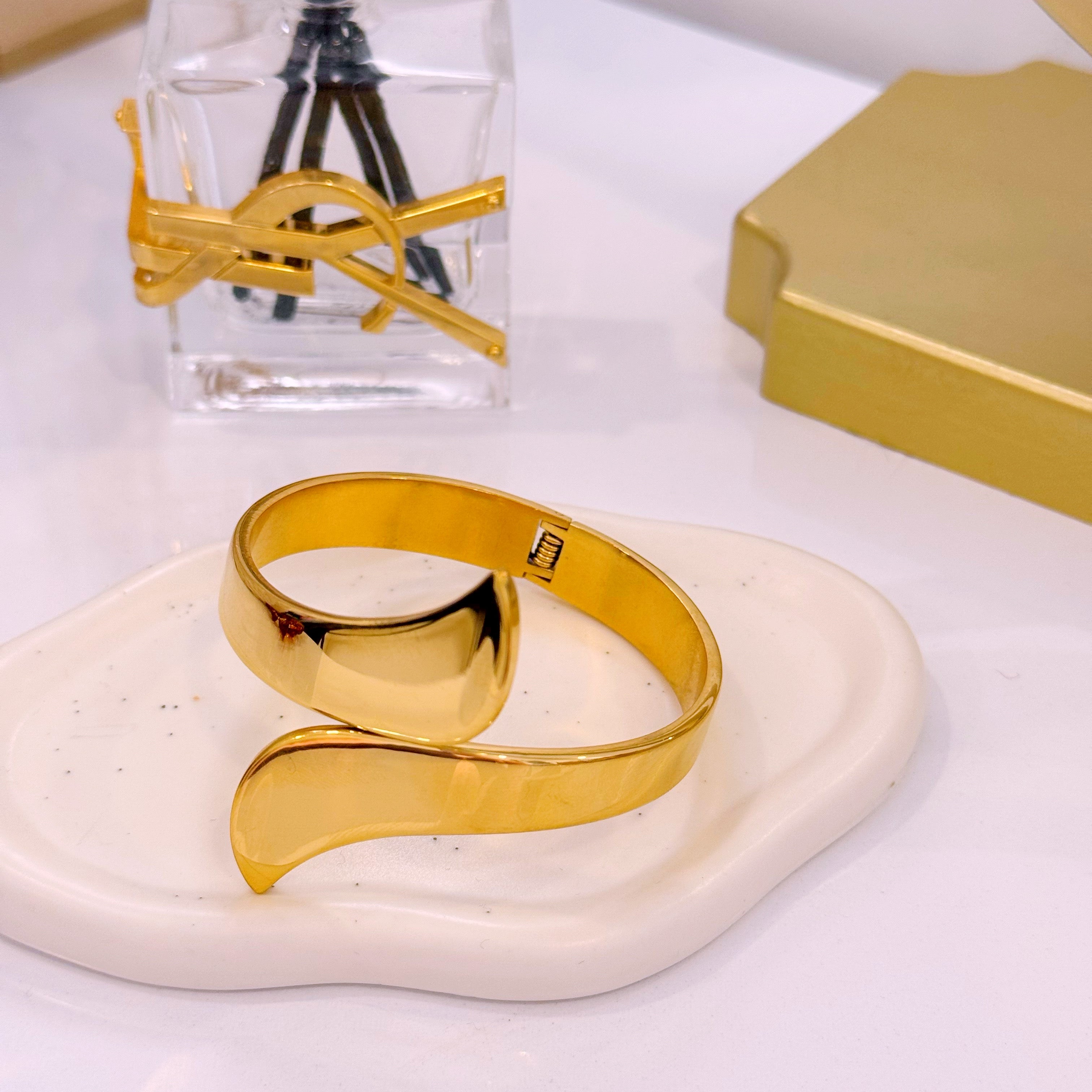 Pulseira maxi rígida lisa | Dourado