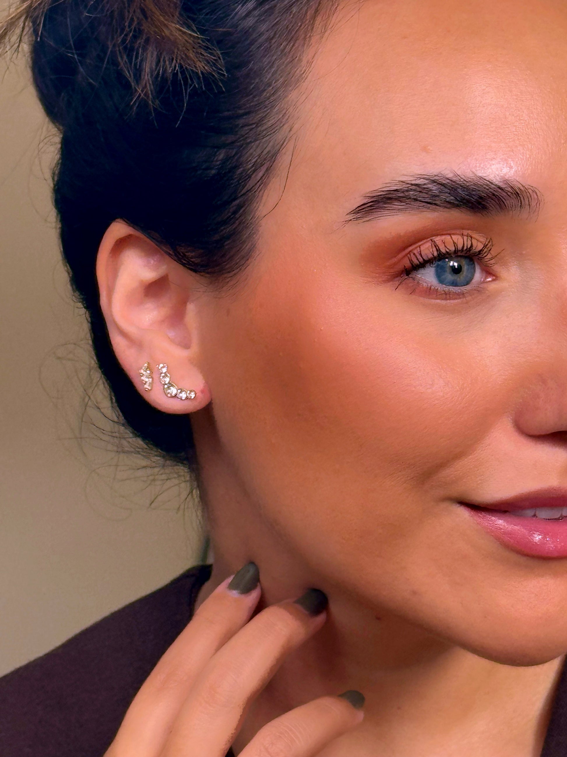 Brincos mini contorno em brilhantes | Dourado