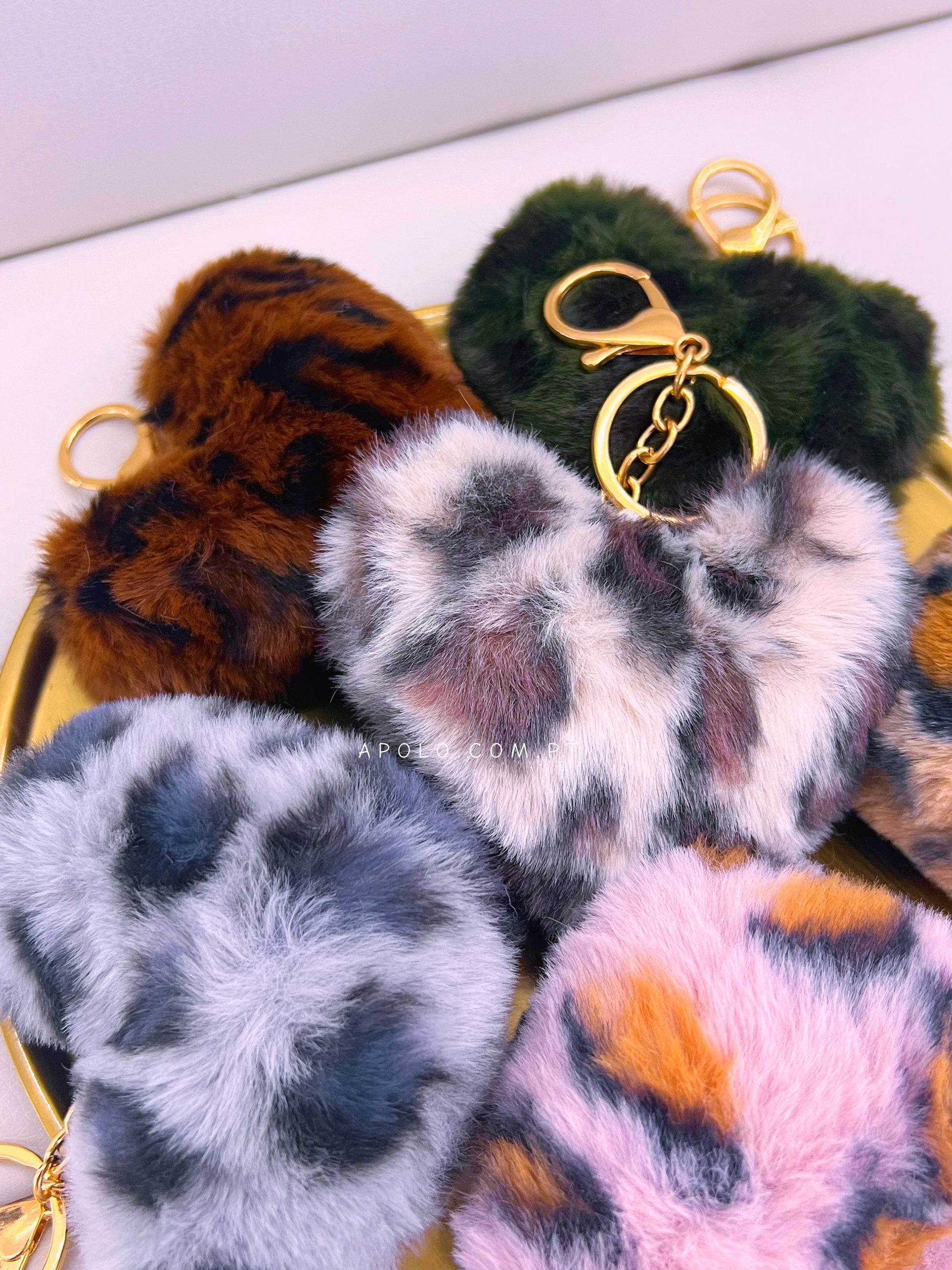 Porta chaves formato coração com pelinho | 6 Cores