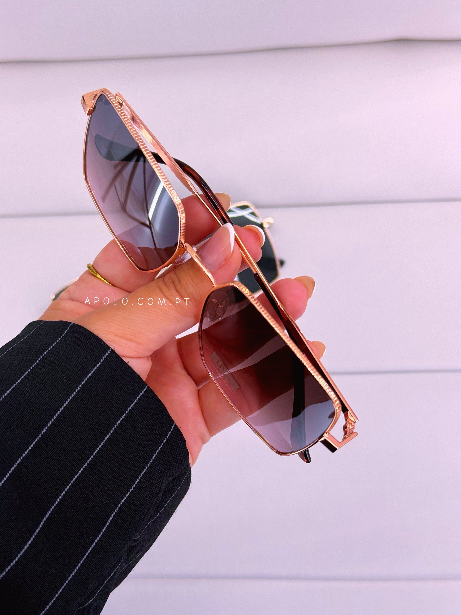 Óculos grandes com armação de metal | 2 Cores