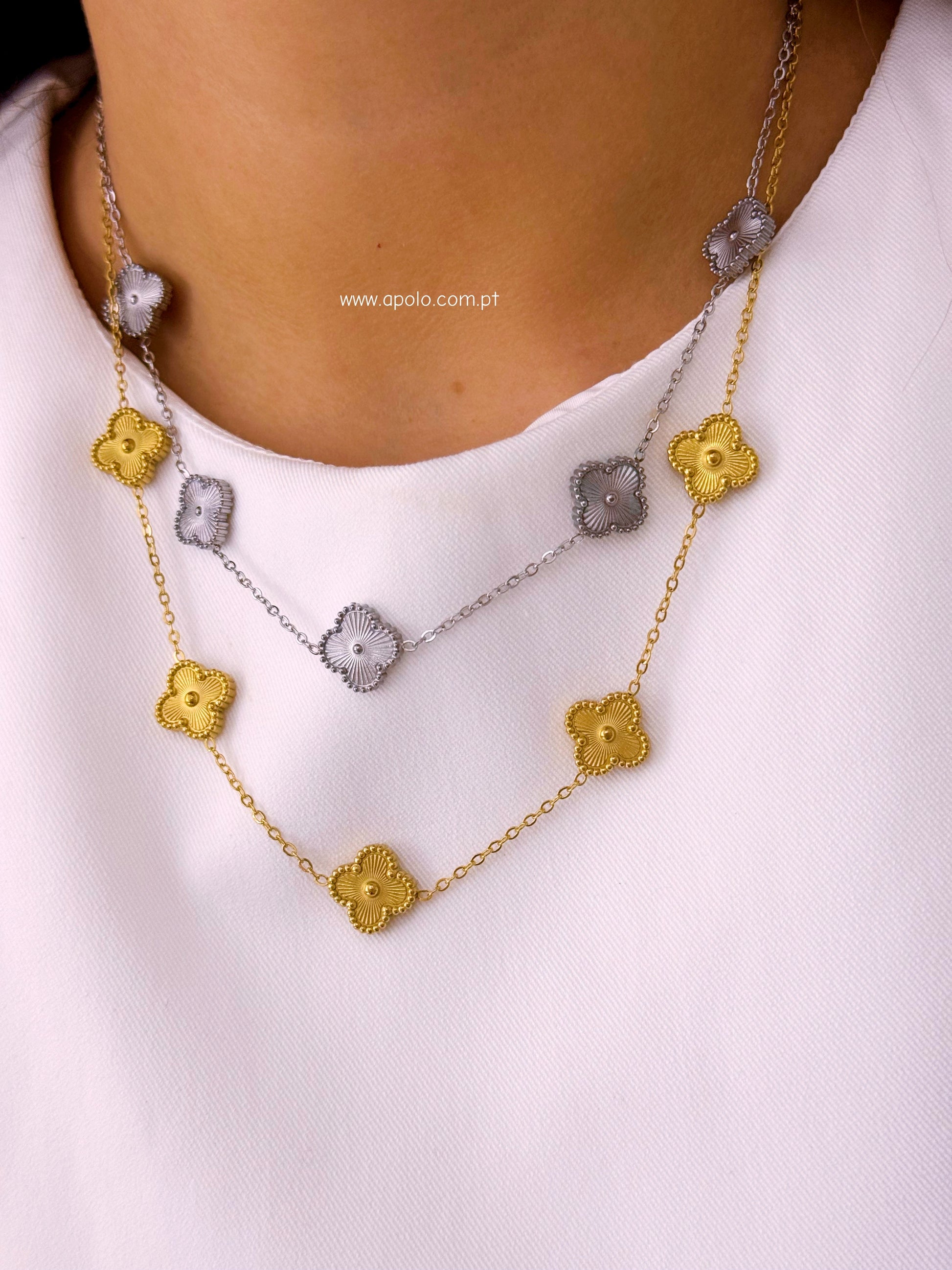 Colar 5 trevos com relevos | 2 Cores