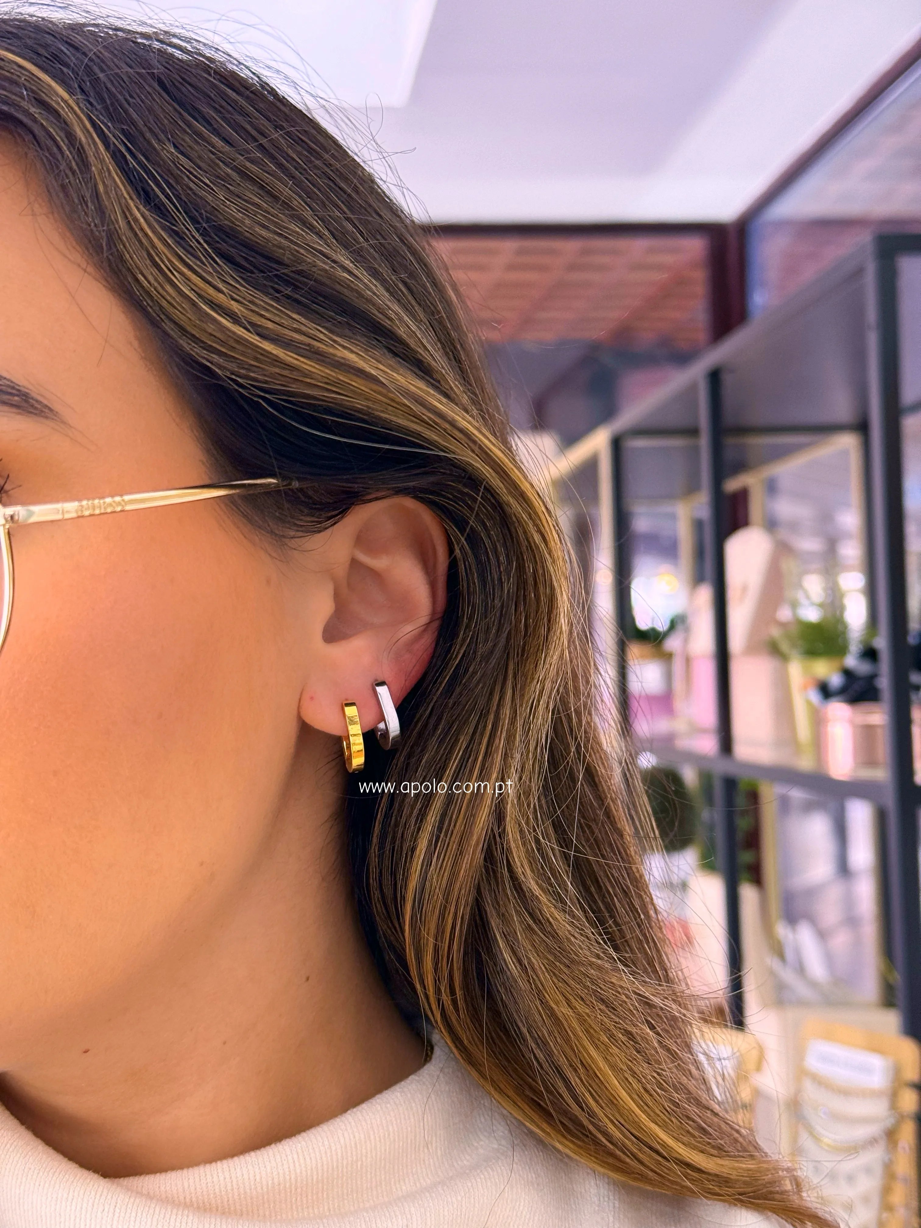 Argolinhas ovais lisas em aço | 2 Cores