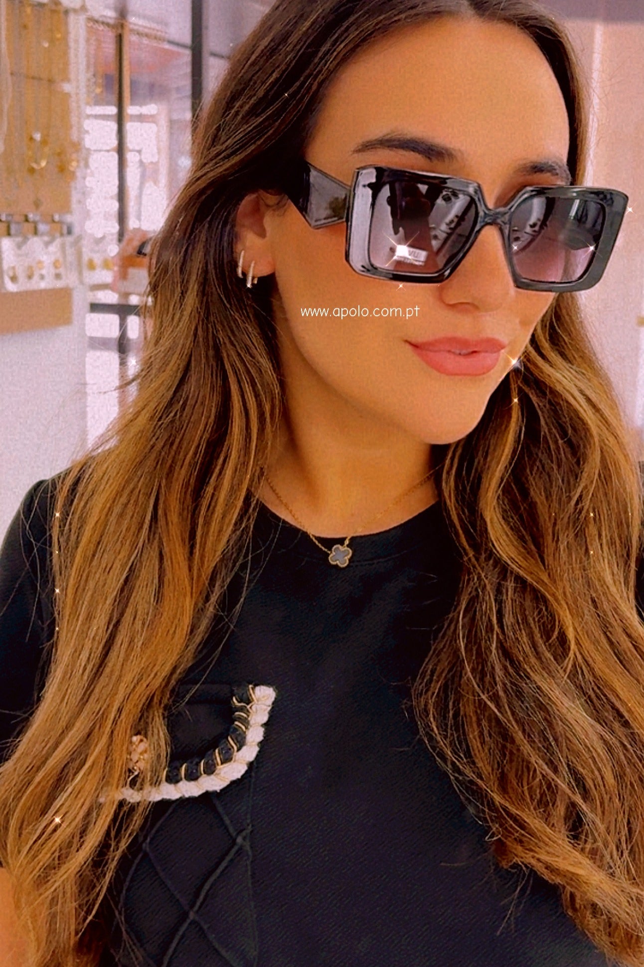 Óculos de massa pretos