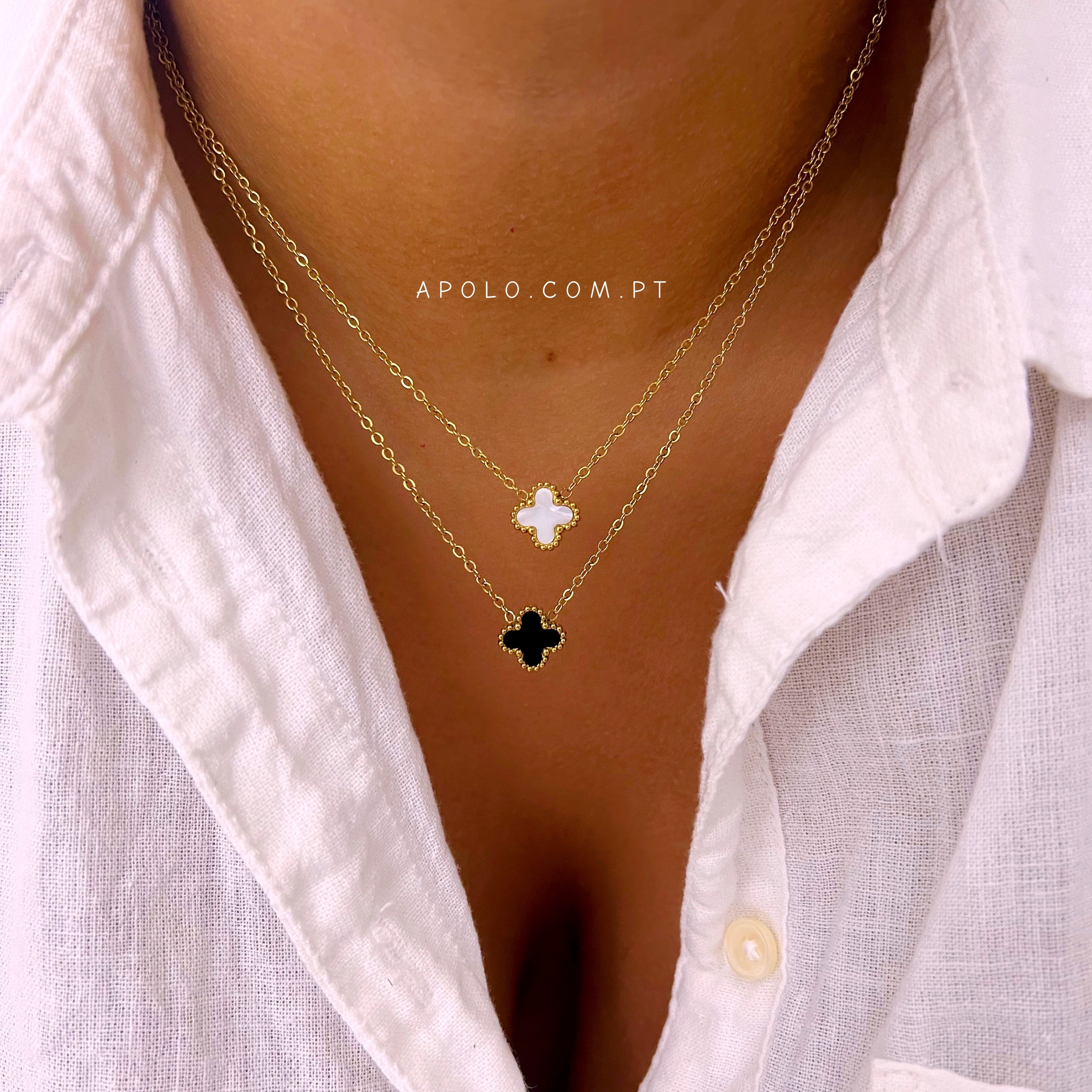 Colar fino com formato de trevo | 2 cores