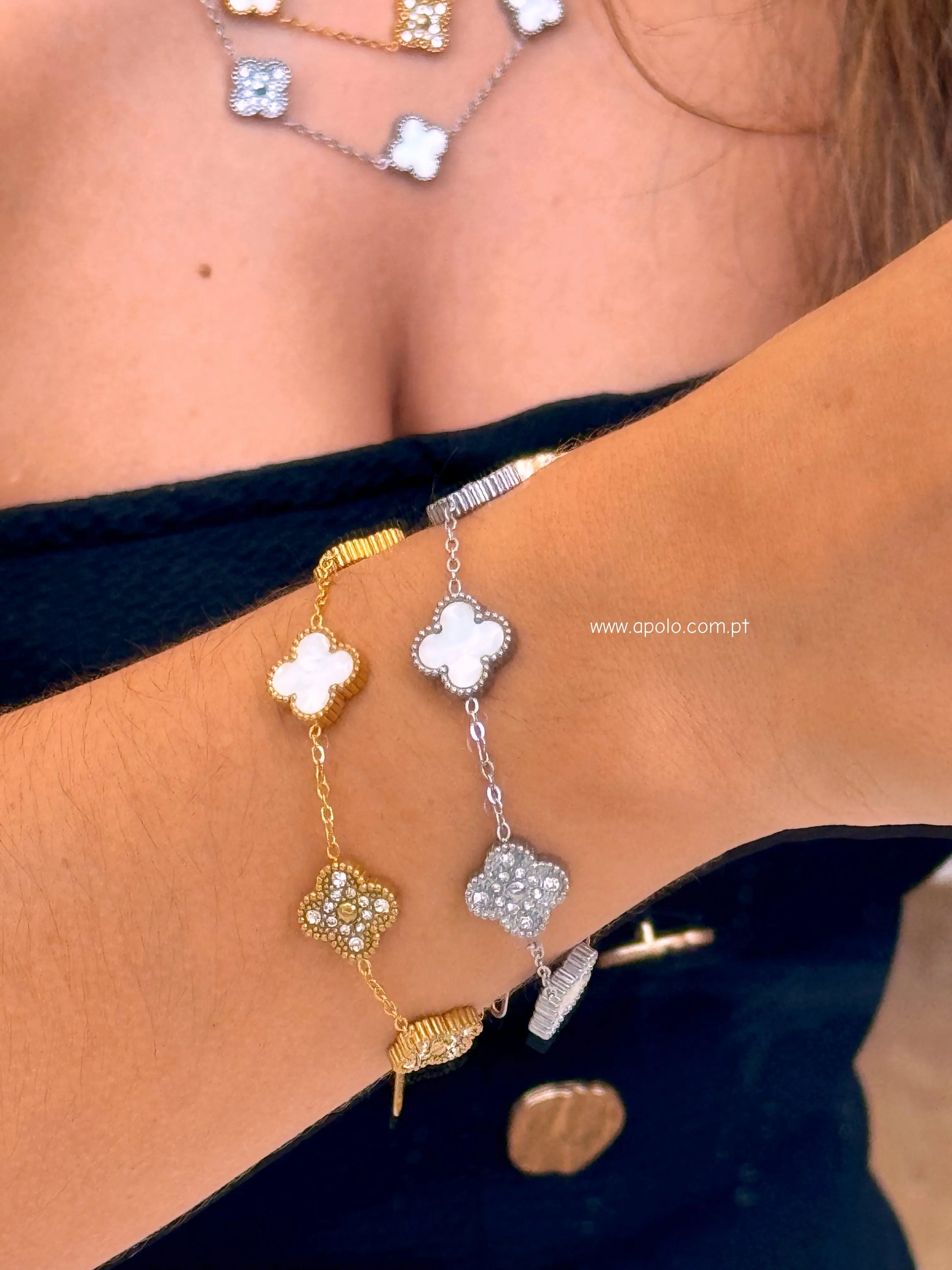 Pulseira 5 trevos reversíveis com brilhantes e madre pérola | 2 Cores