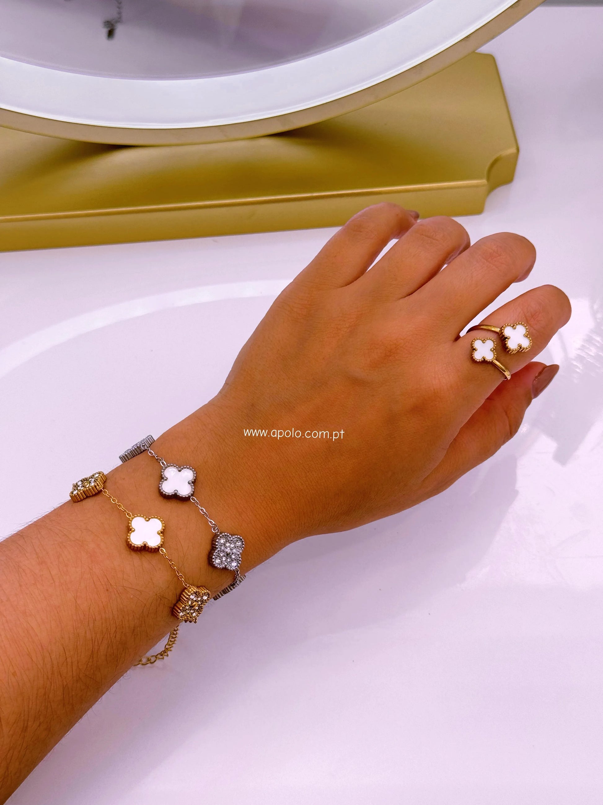 Pulseira 5 trevos reversíveis com brilhantes e madre pérola | 2 Cores