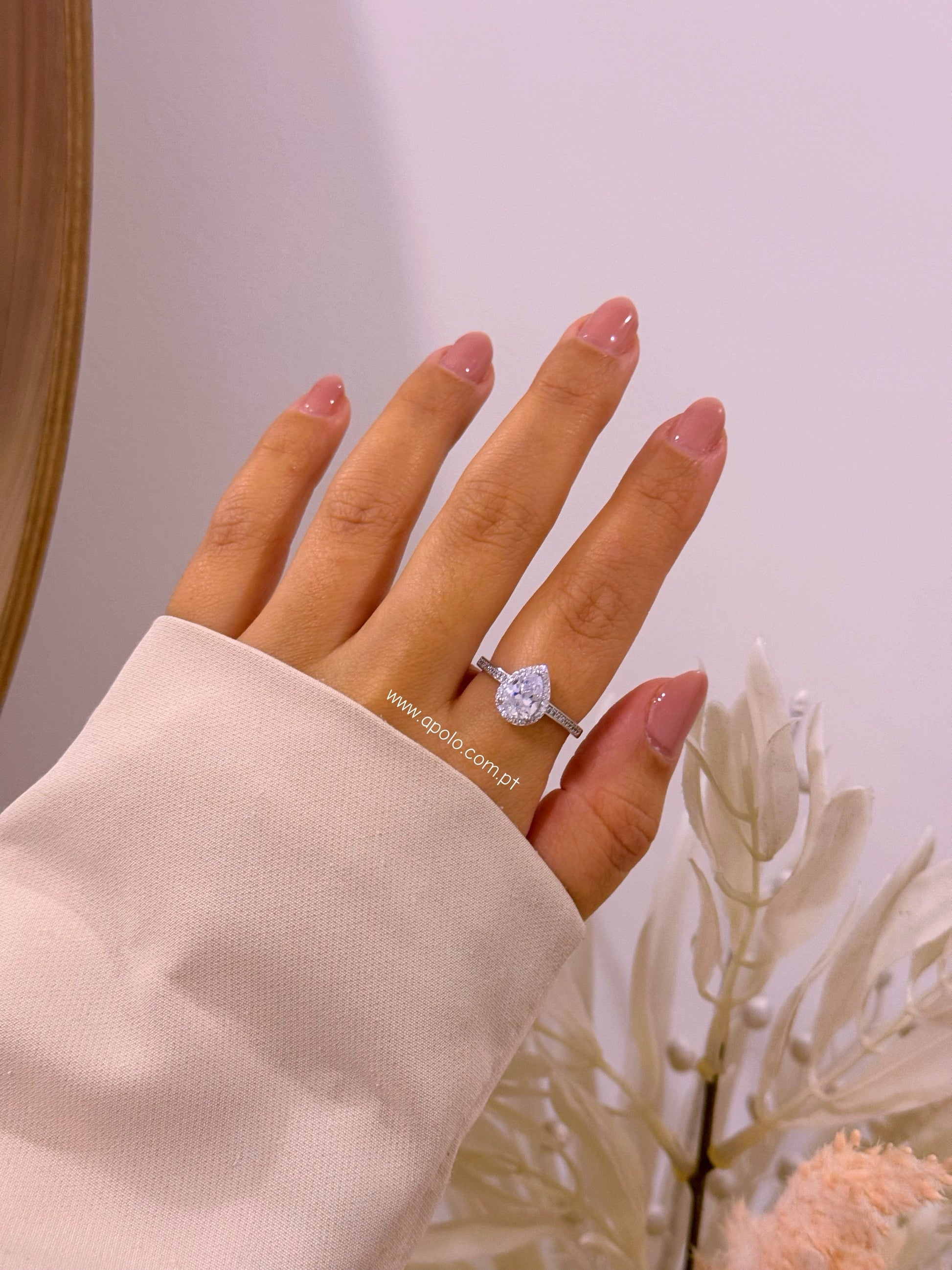 Anel delicado • solitário gota com brilhantes | Linha Premium