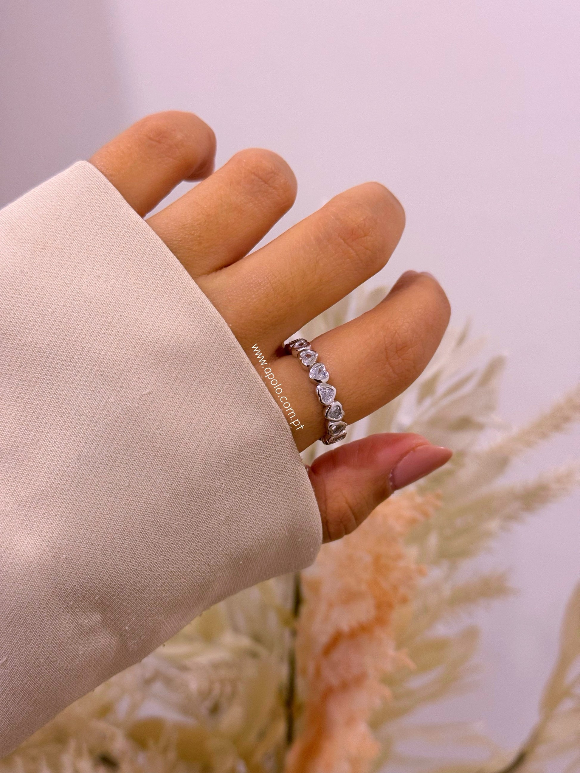 Anel delicado • corações com brilhantes | Linha Premium