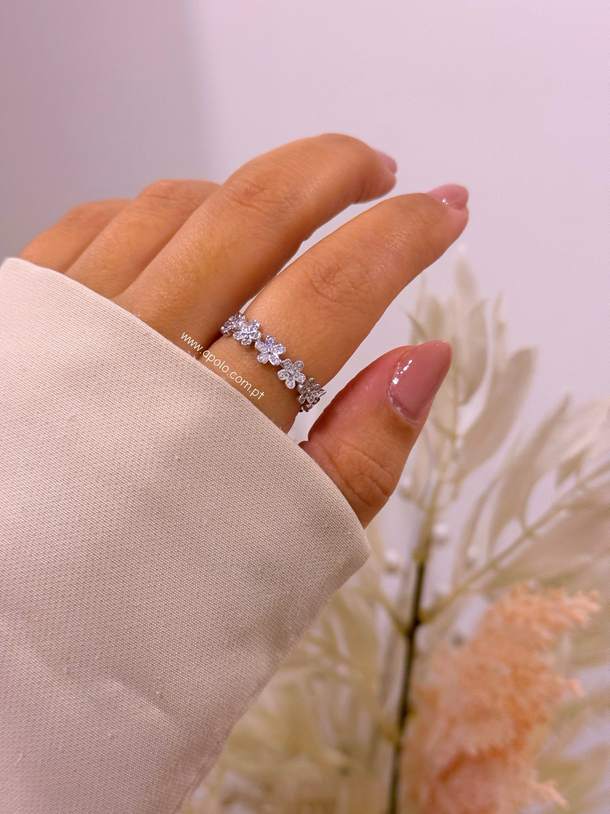 Anel delicado • flores com brilhantes | Linha Premium