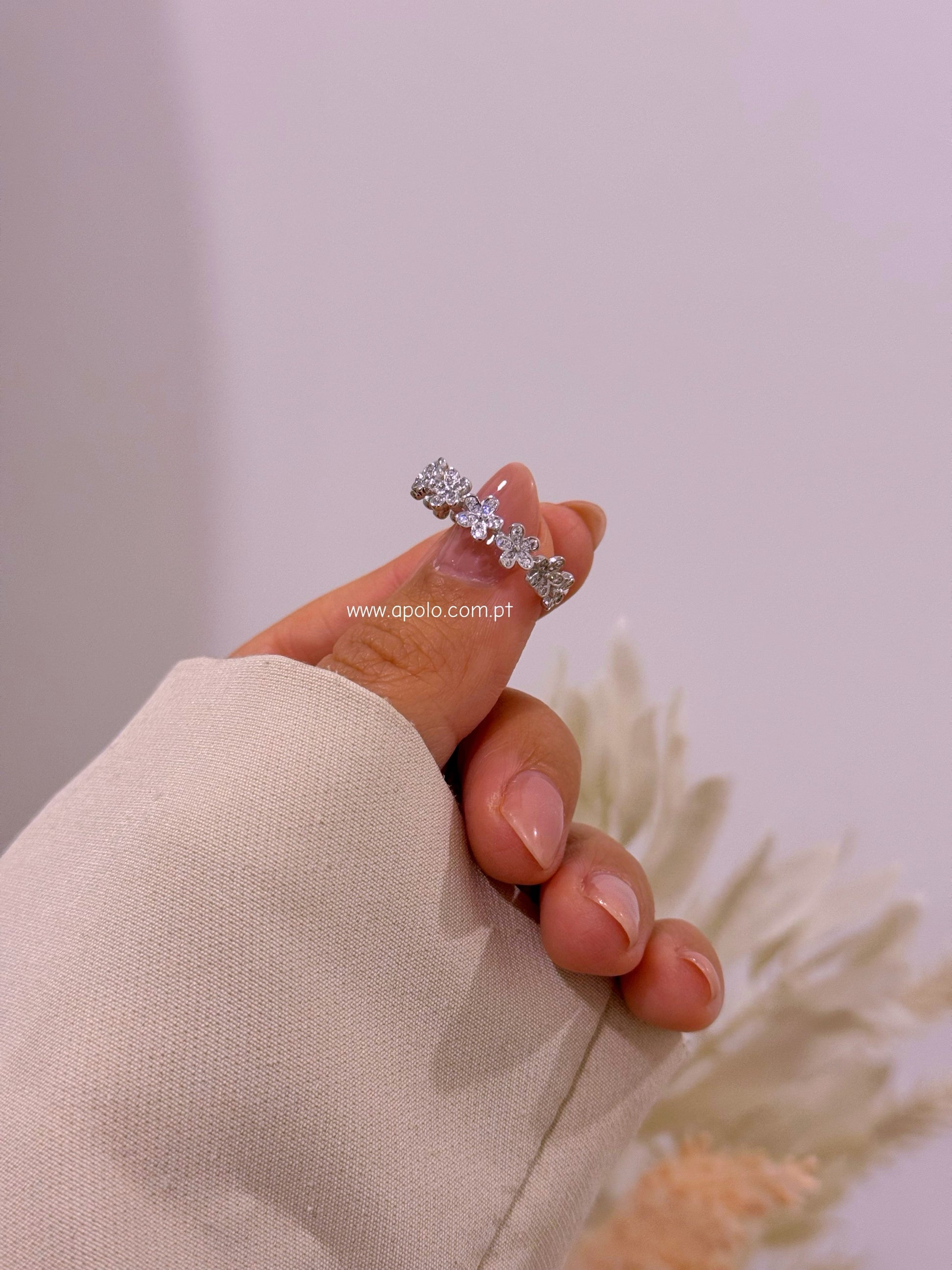 Anel delicado • flores com brilhantes | Linha Premium