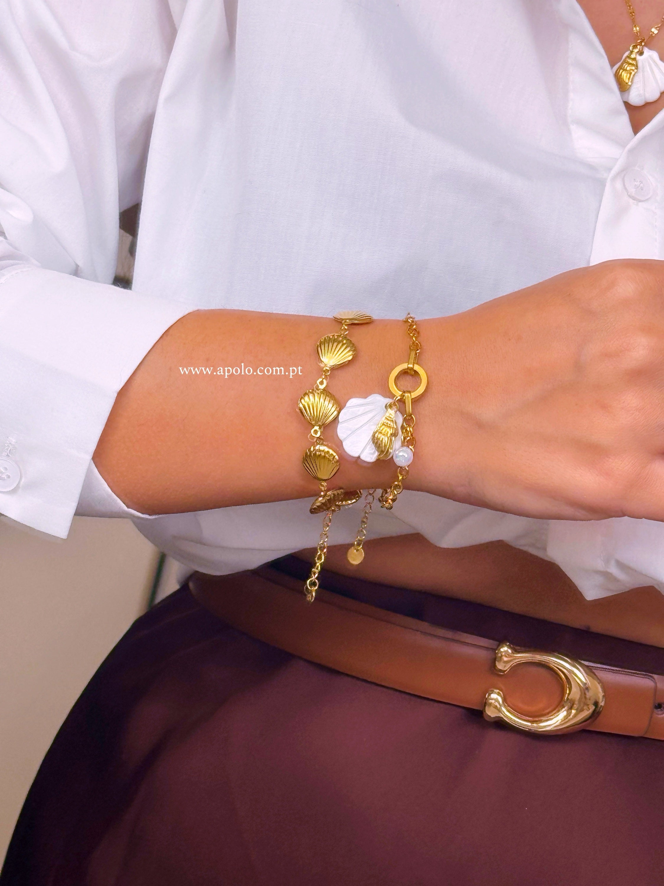 Pulseira de corrente com conchinha madre pérola, búzio e mini pérola | 2 Cores