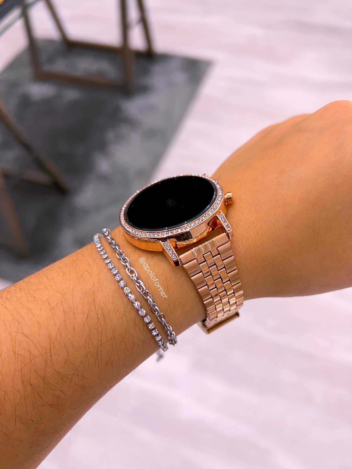 Relógio digital redondo com brilhantes | rose gold