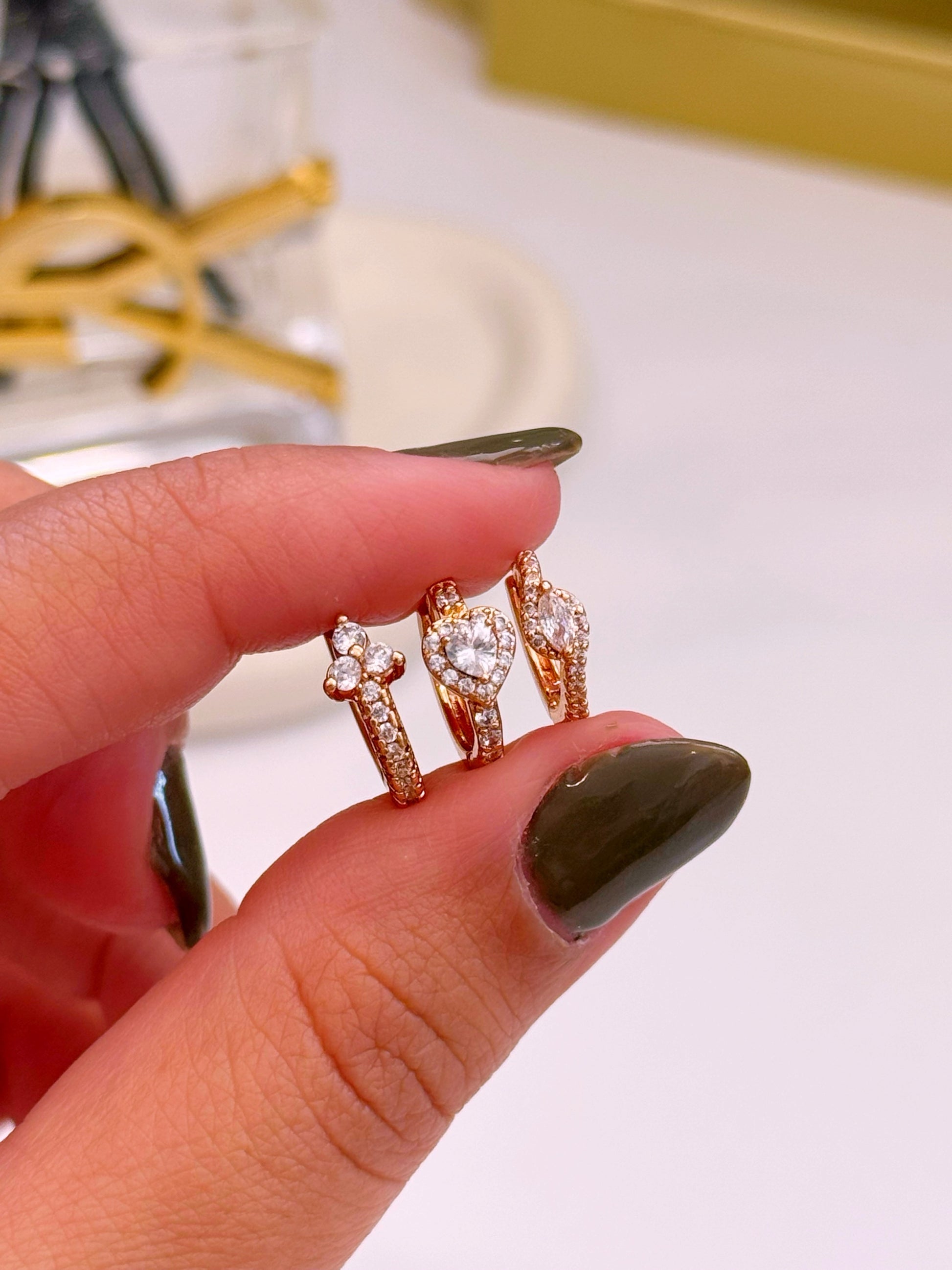 Argolinhas com brilhantes e formato coração | Rose Gold