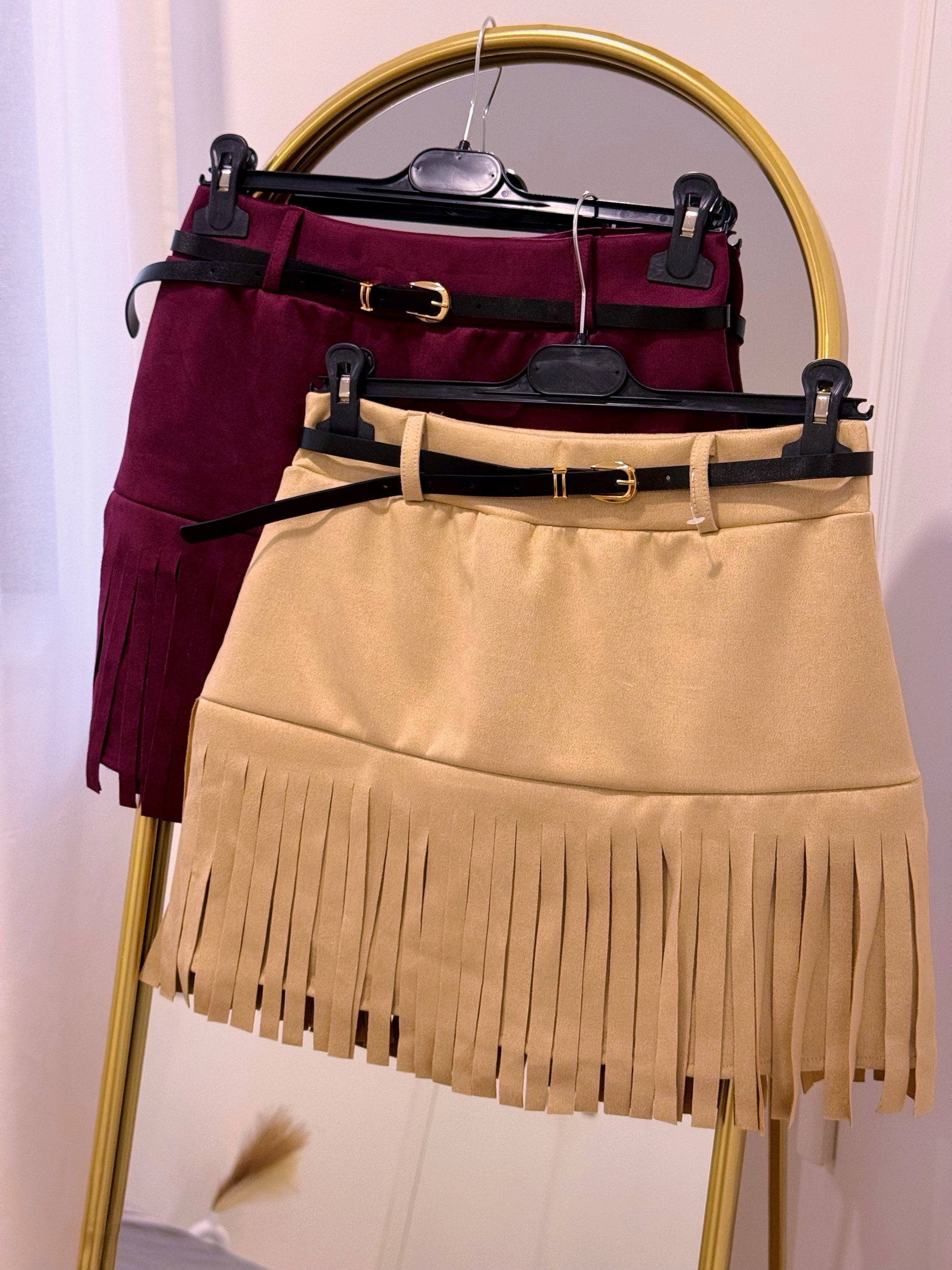 Saia-Calção em pele de pêssego com tirinhas | Bordô