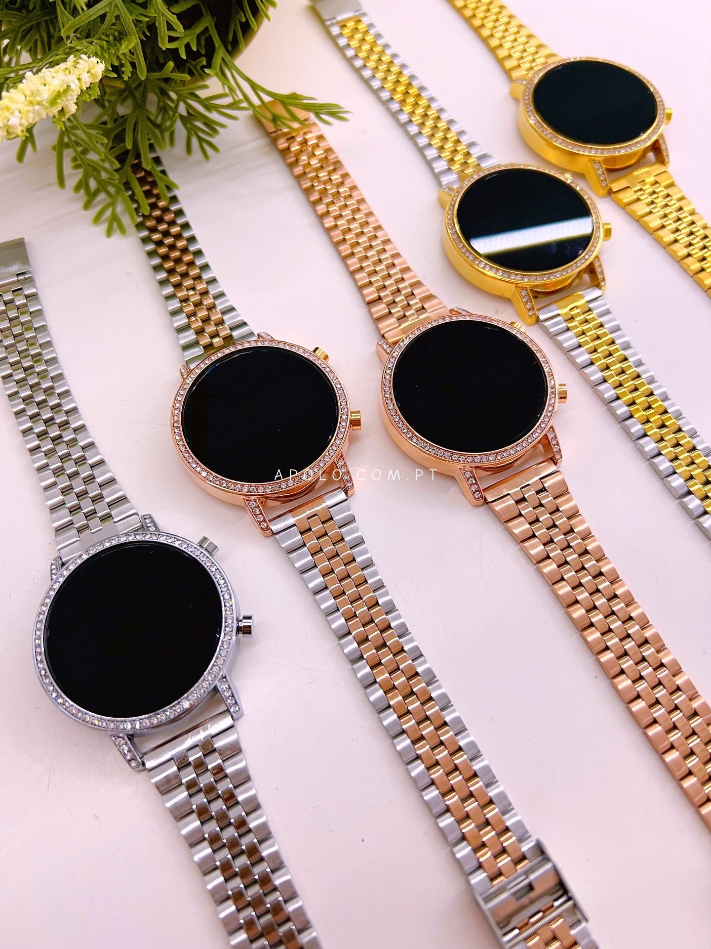 Relógio digital redondo com brilhantes | rose gold