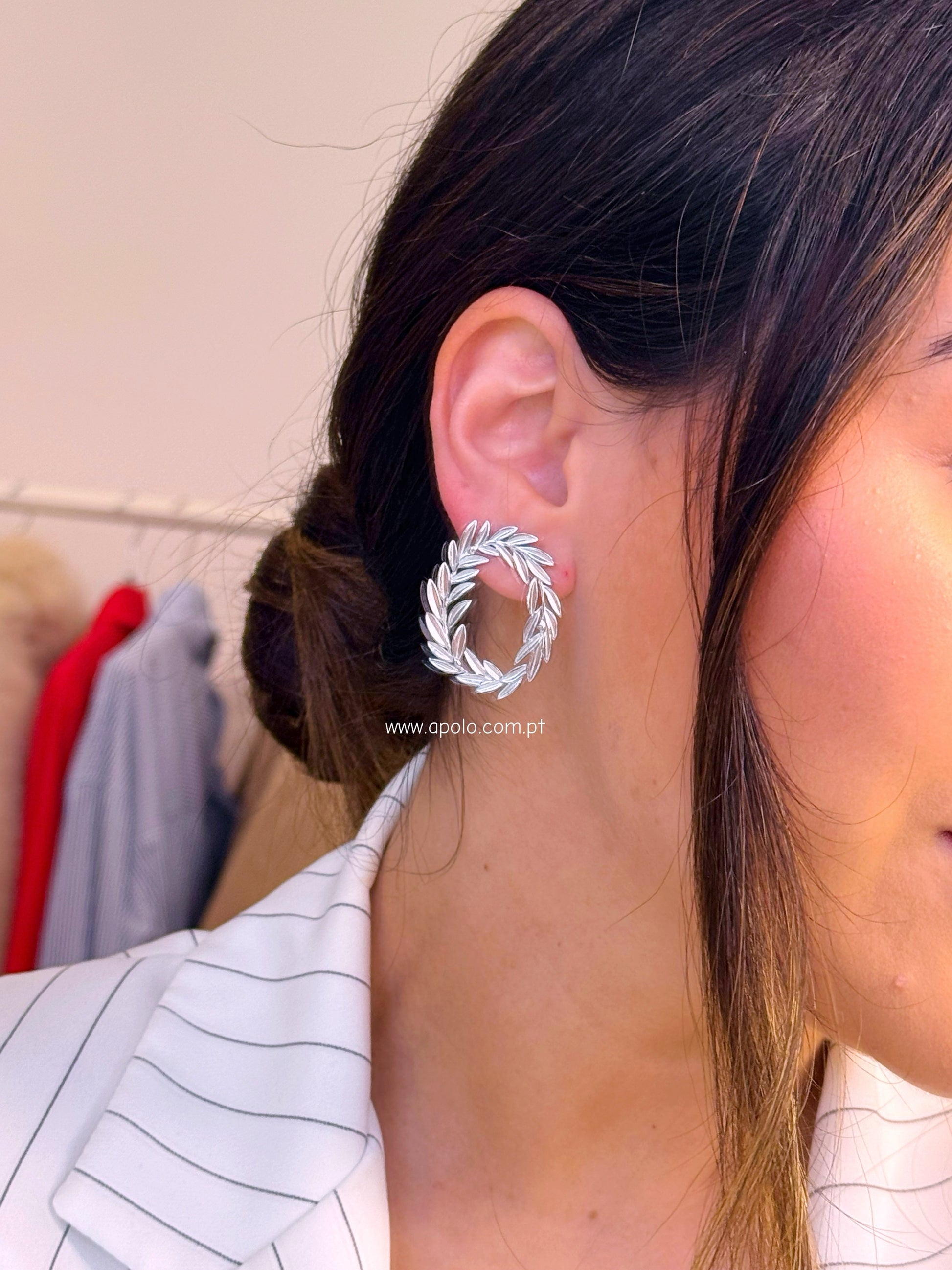 Brincos folhinhas efeito oval | Prateado