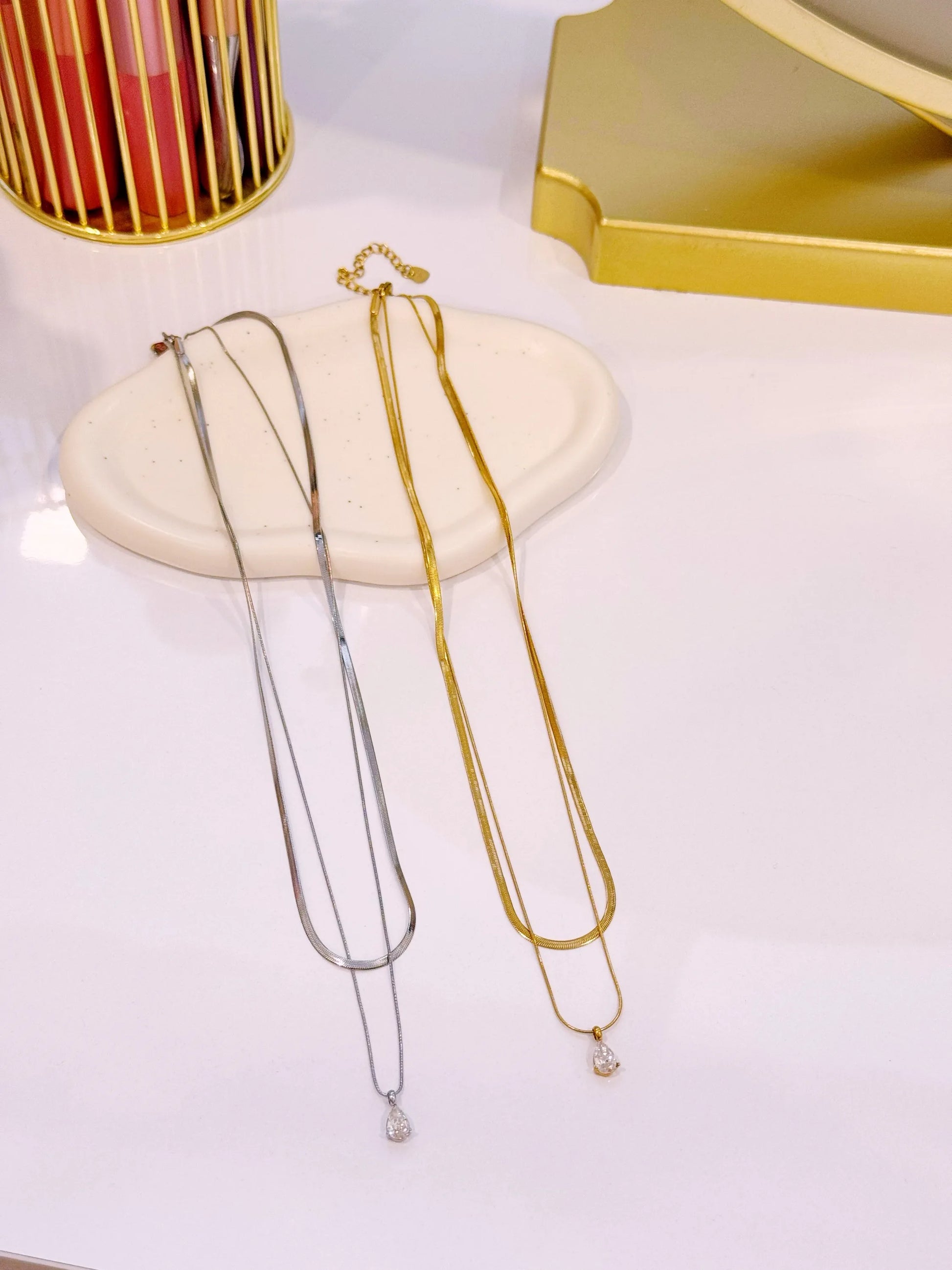 Colar efeito duplo malha achatada e malha fininha com brilhante gota | Prateado