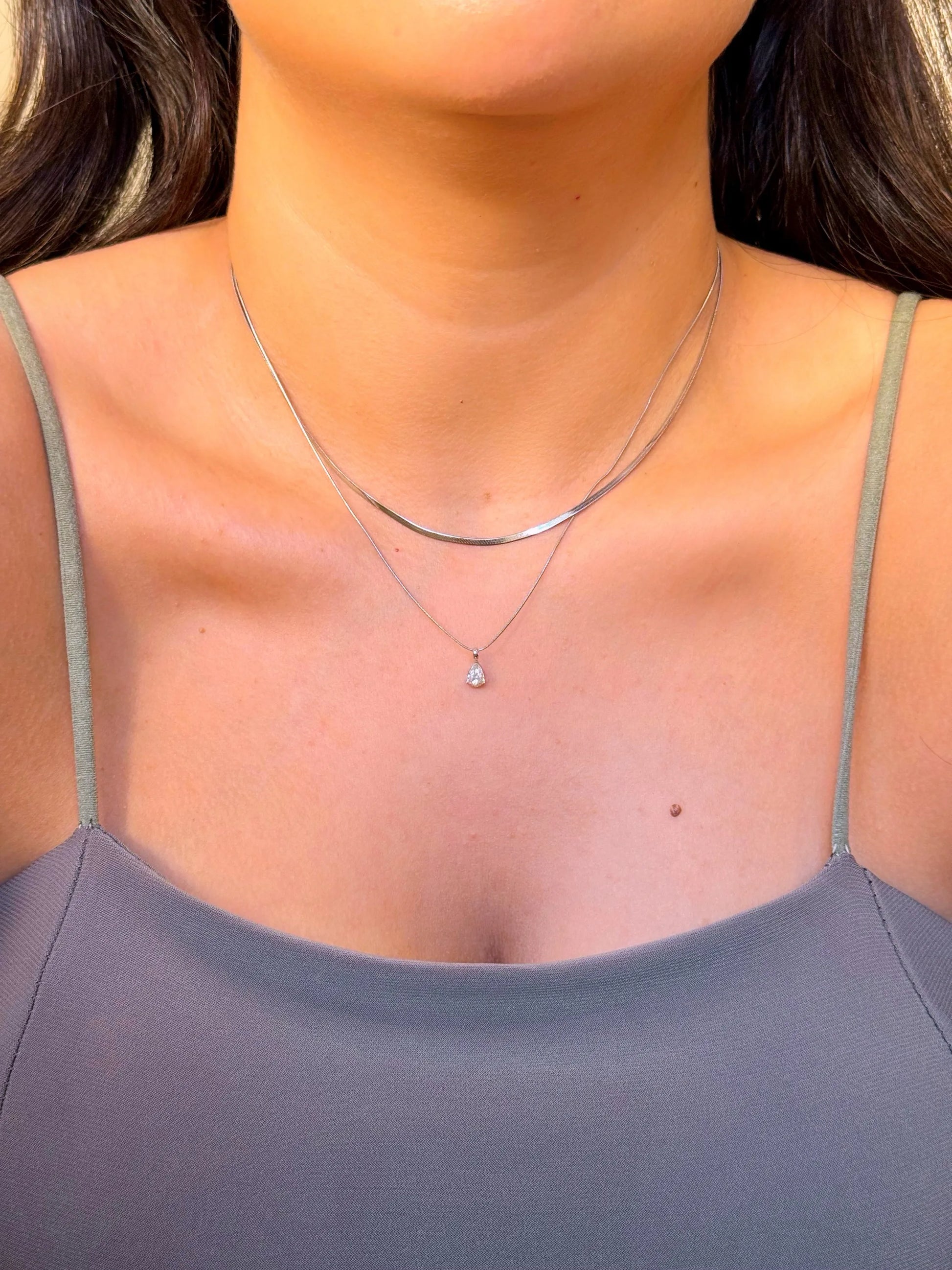 Colar efeito duplo malha achatada e malha fininha com brilhante gota | Prateado