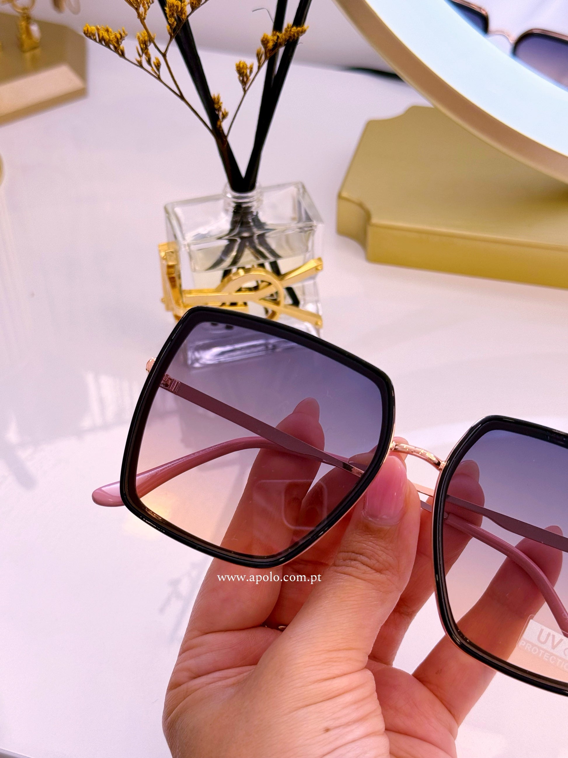 Óculos grandes com armação em massa e metal | Preto com Rose Gold