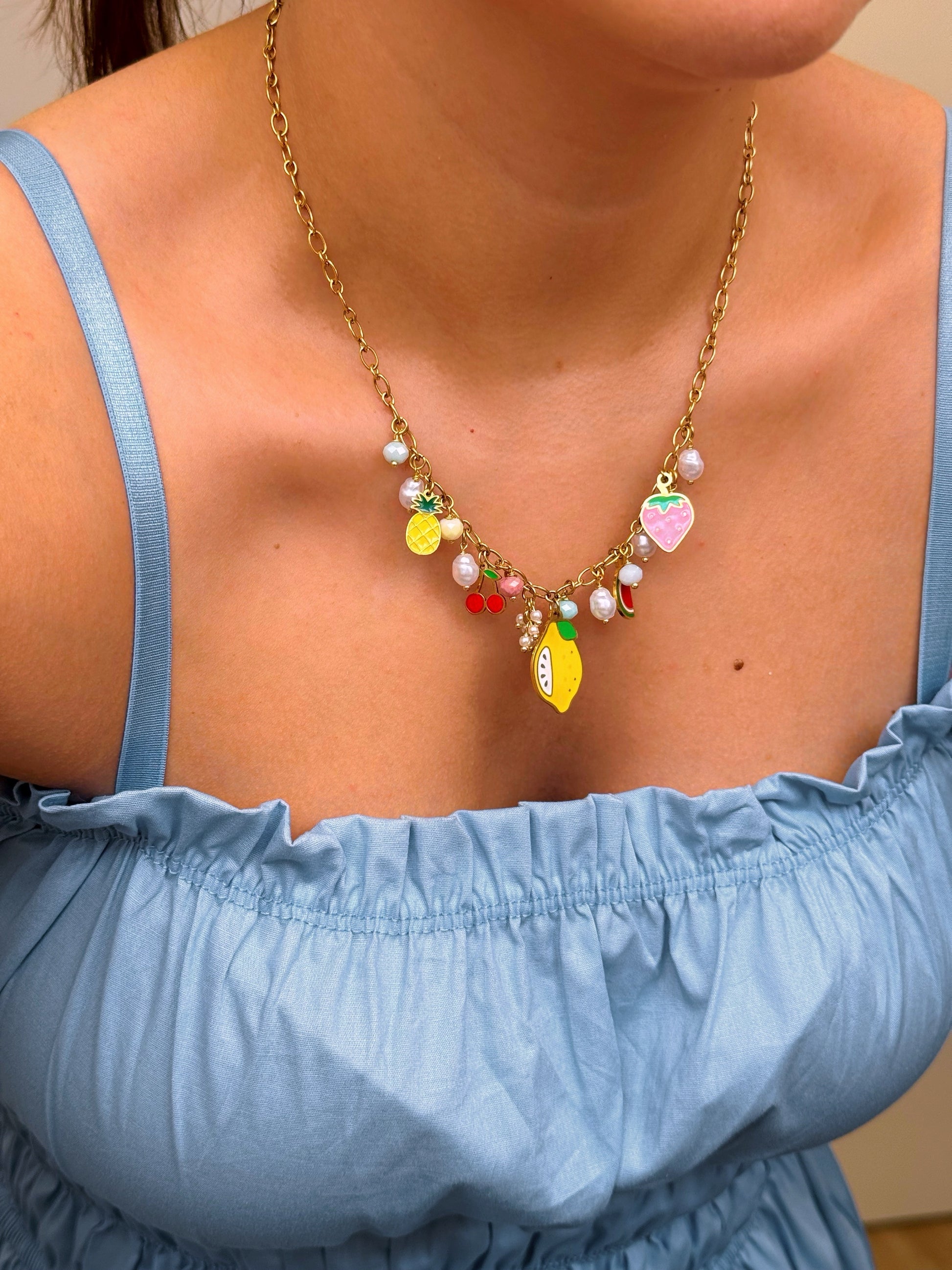 Colar malha corrente com pendentes "Frutas" | Dourado