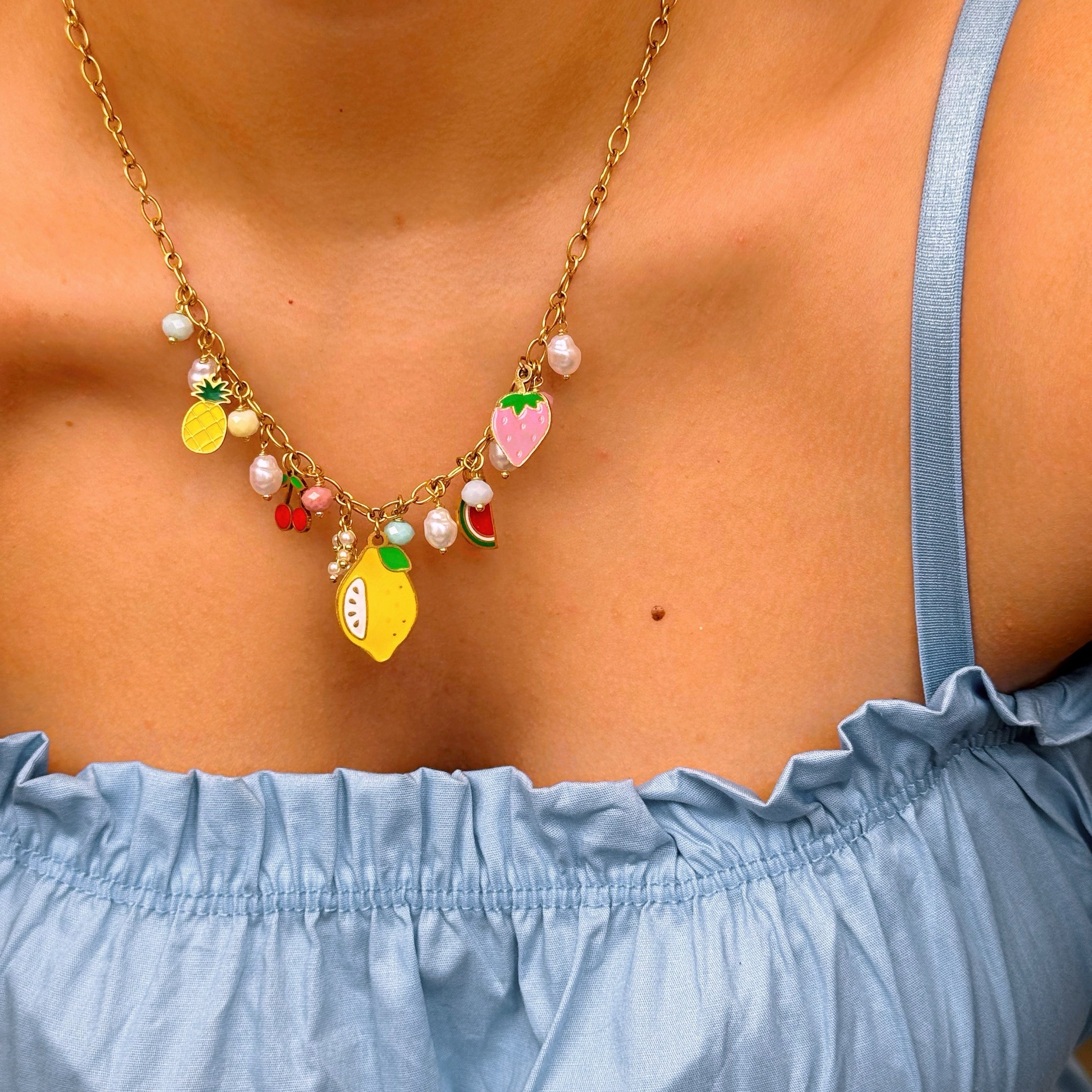 Colar malha corrente com pendentes "Frutas" | Dourado