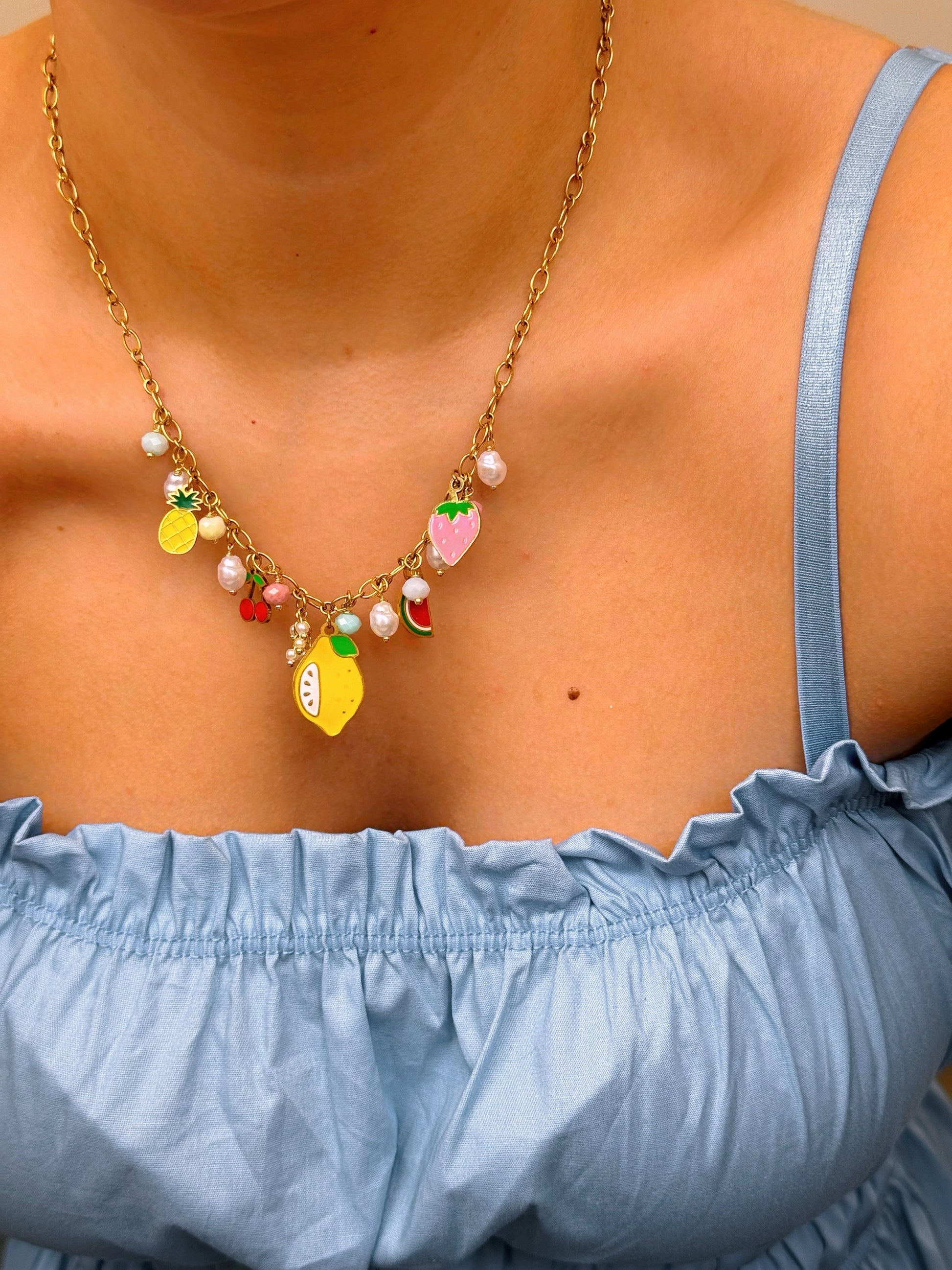 Colar malha corrente com pendentes "Frutas" | Dourado