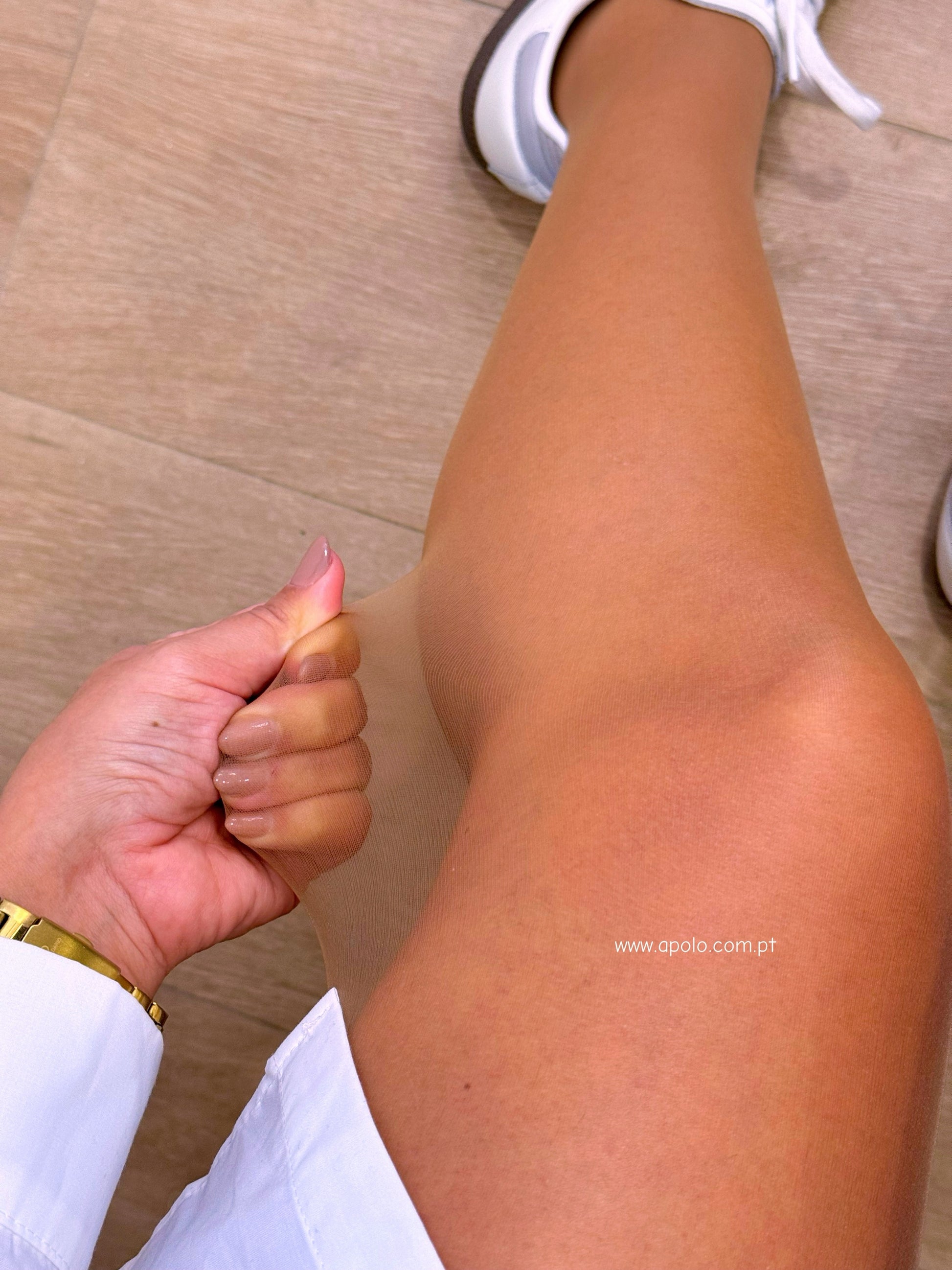 Meia-calça resistente efeito redutor abdômen | Bege escurinho • efeito pele morena