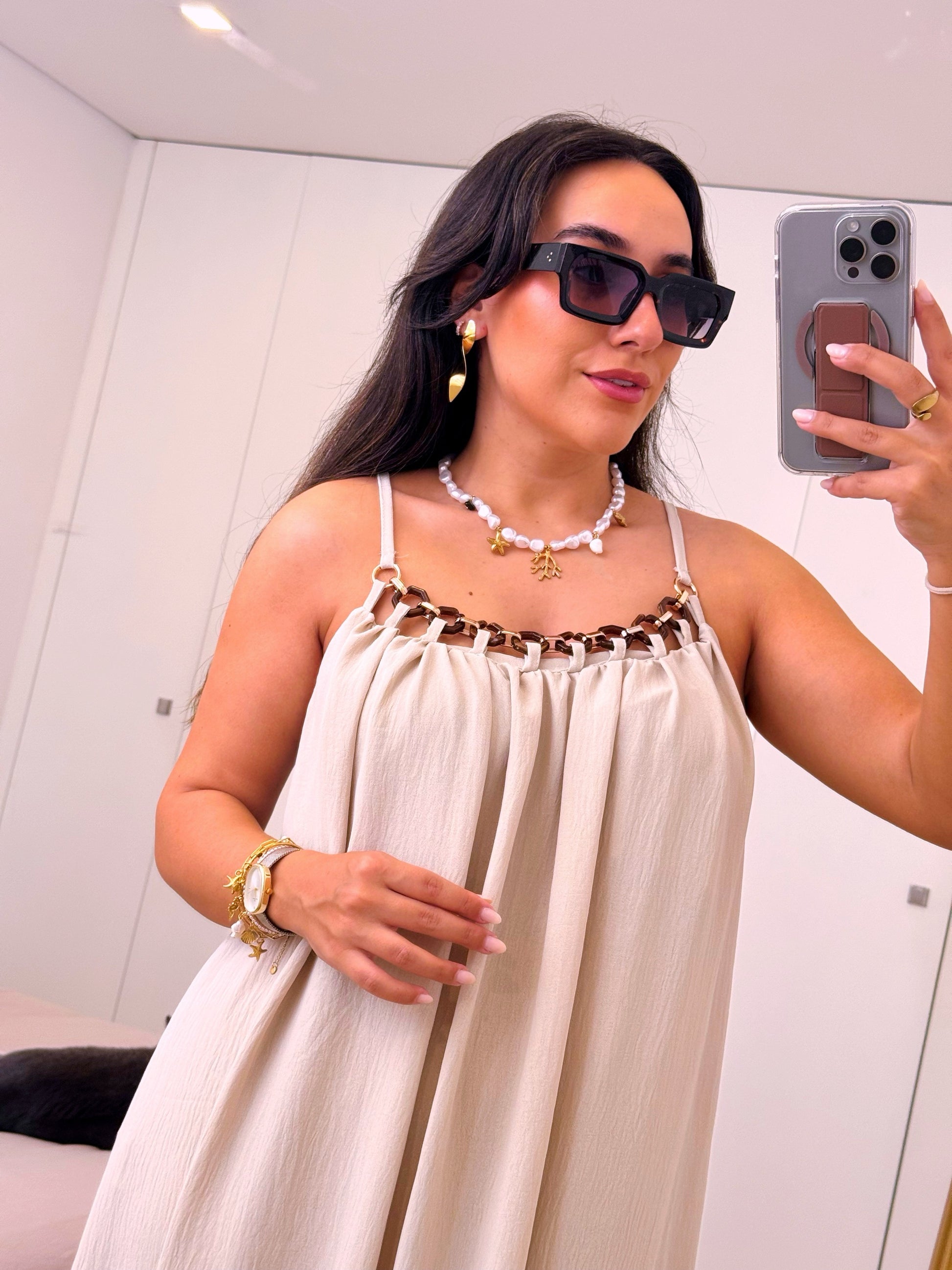 Vestido longo com corrente dourada e castanha | Bege