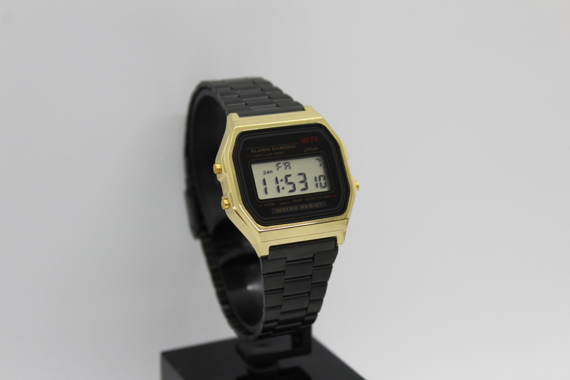 Relógio digital | Preto e Dourado