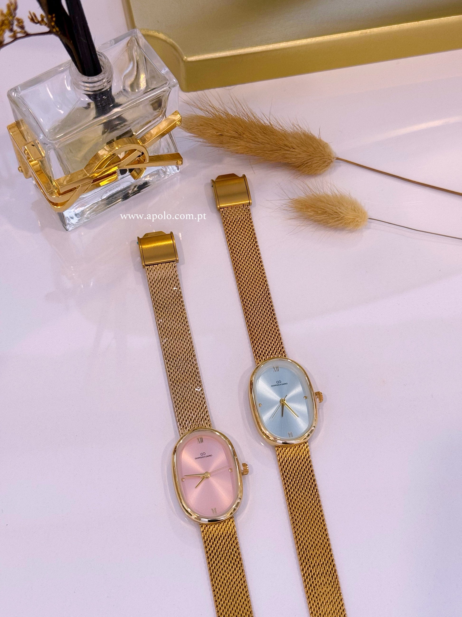 Relógio analógico com mostrador oval | 2 Cores • Tons pastel