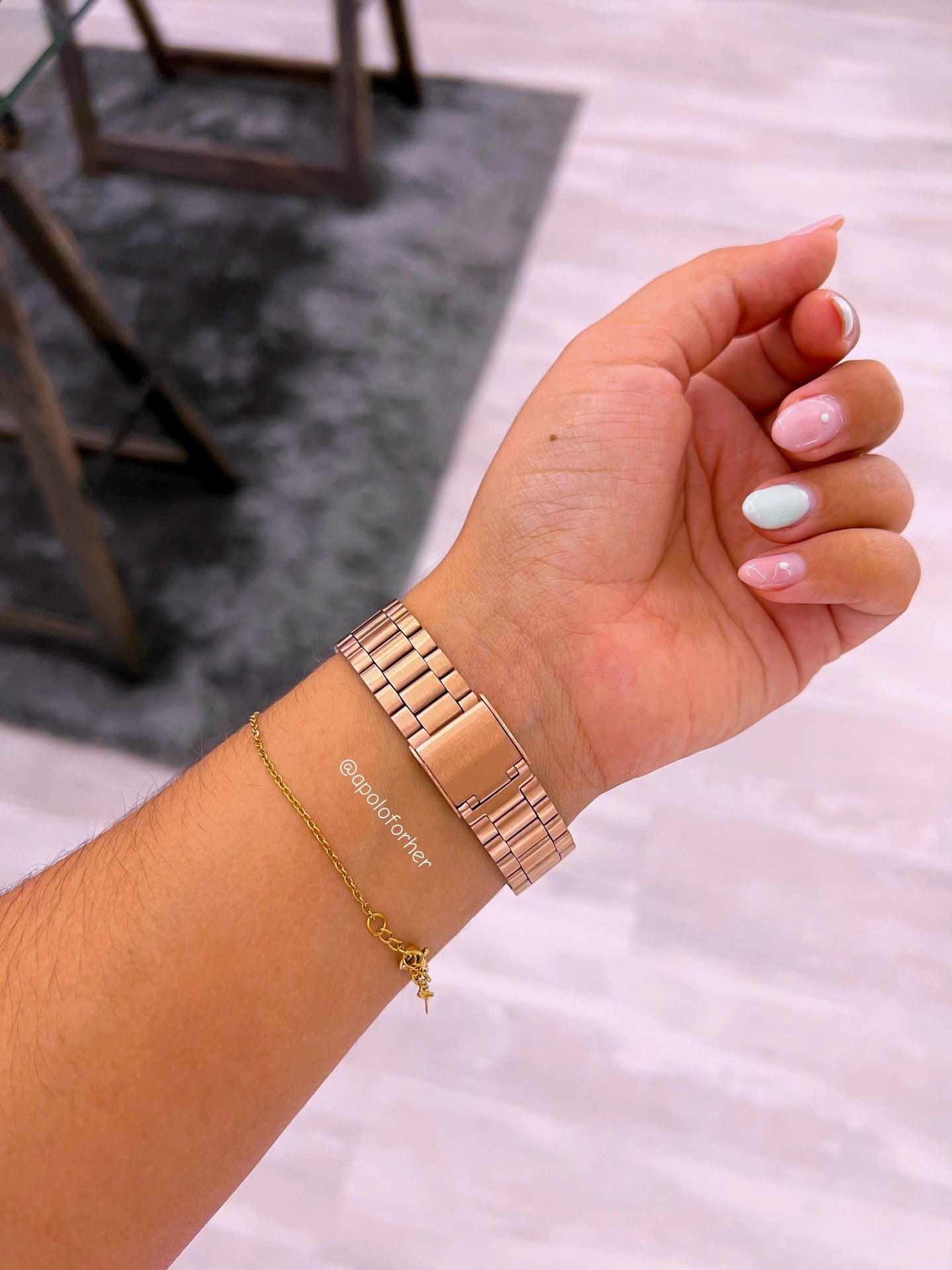 Relógio digital com brilhantes | rose gold