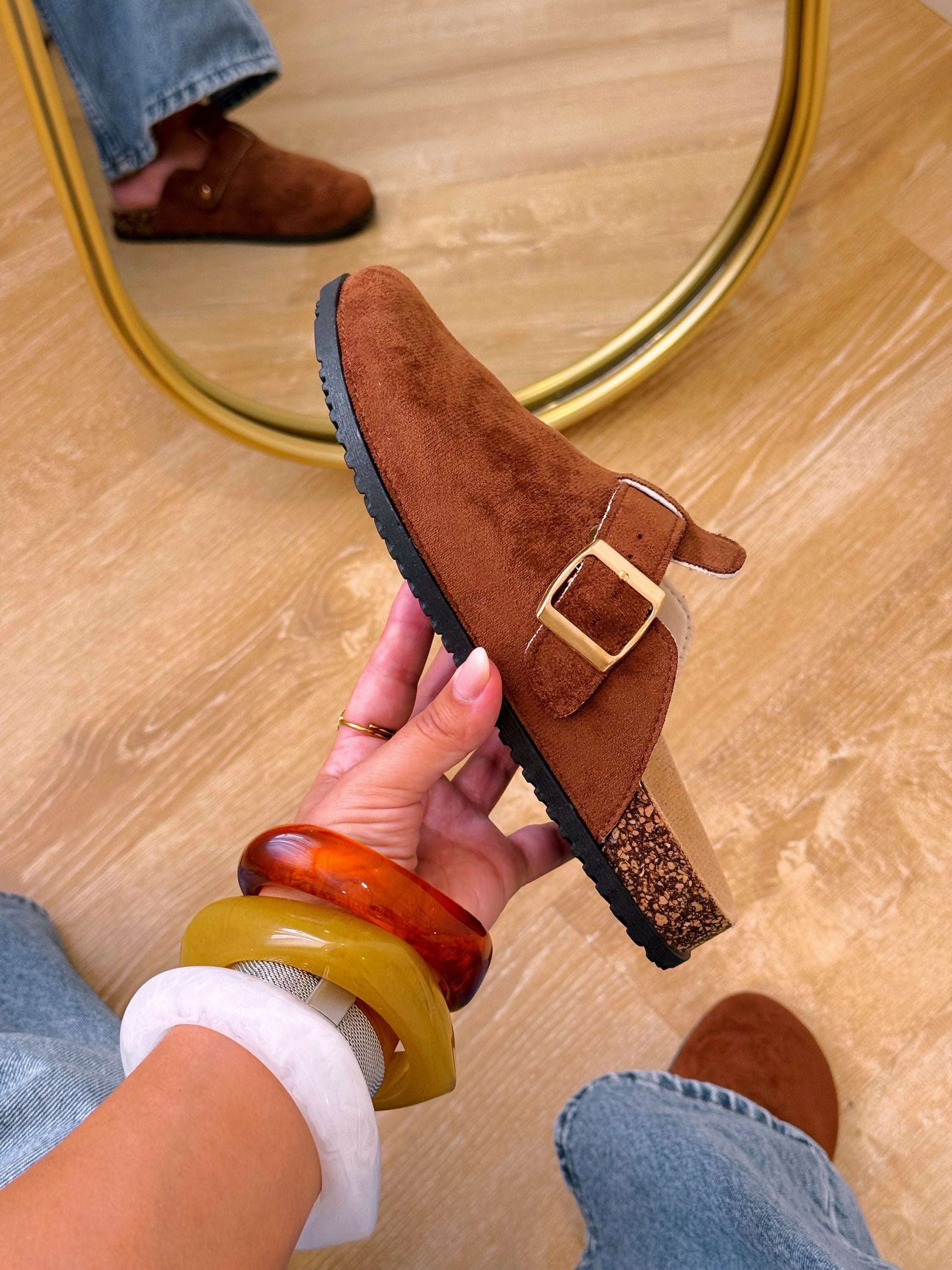 Mules em camurça e sola em cortiça | Castanho