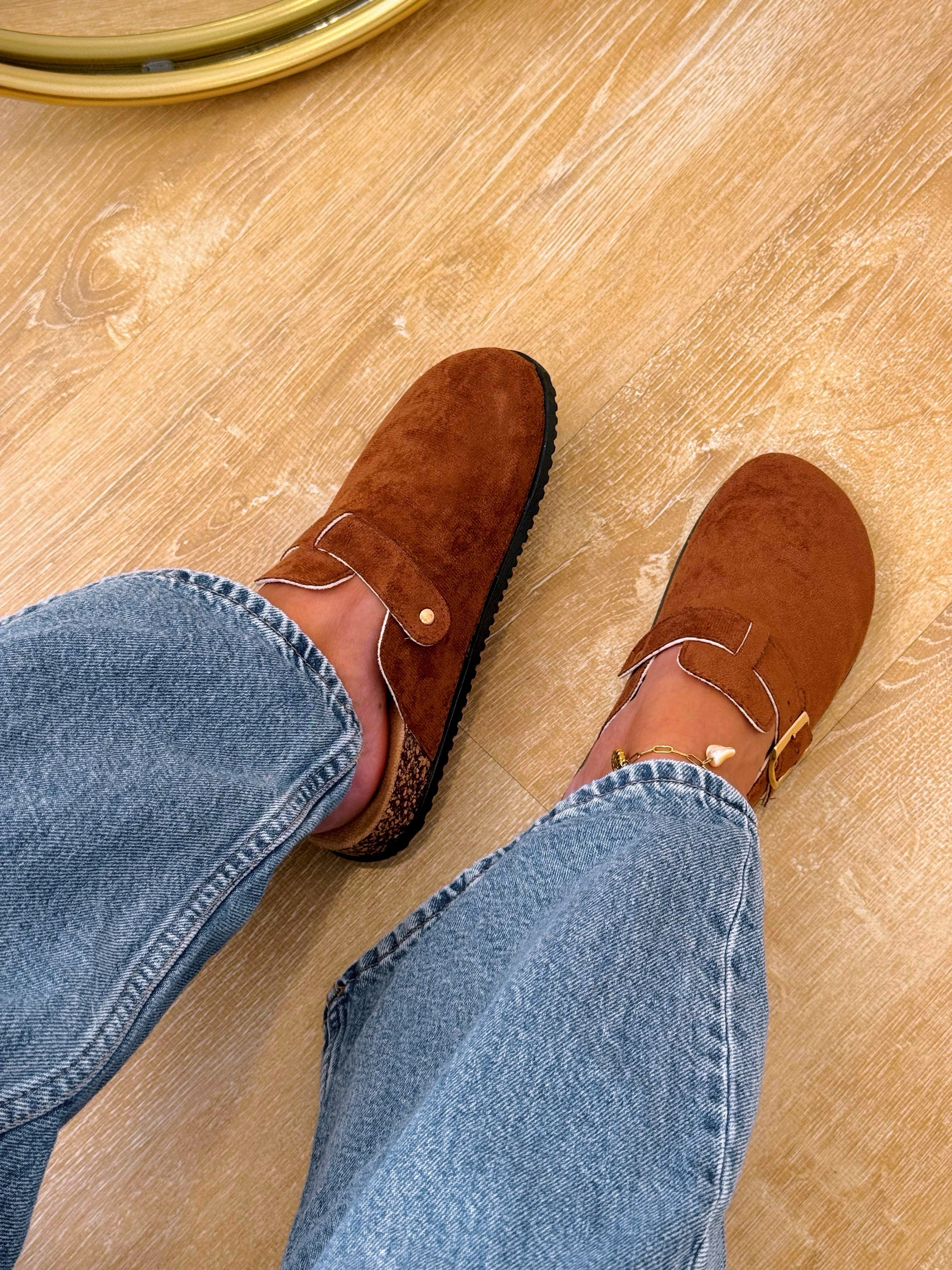 Mules em camurça e sola em cortiça | Castanho