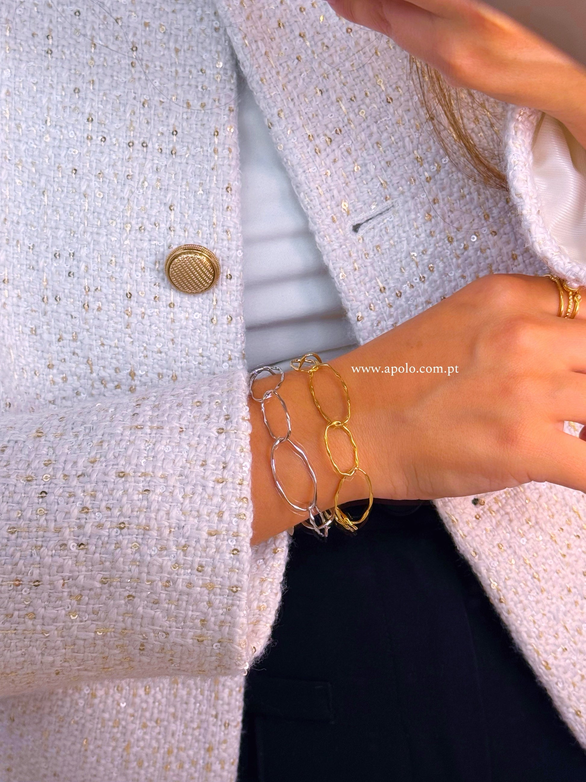 Pulseira com argolas ovais efeito torcido | 2 Cores