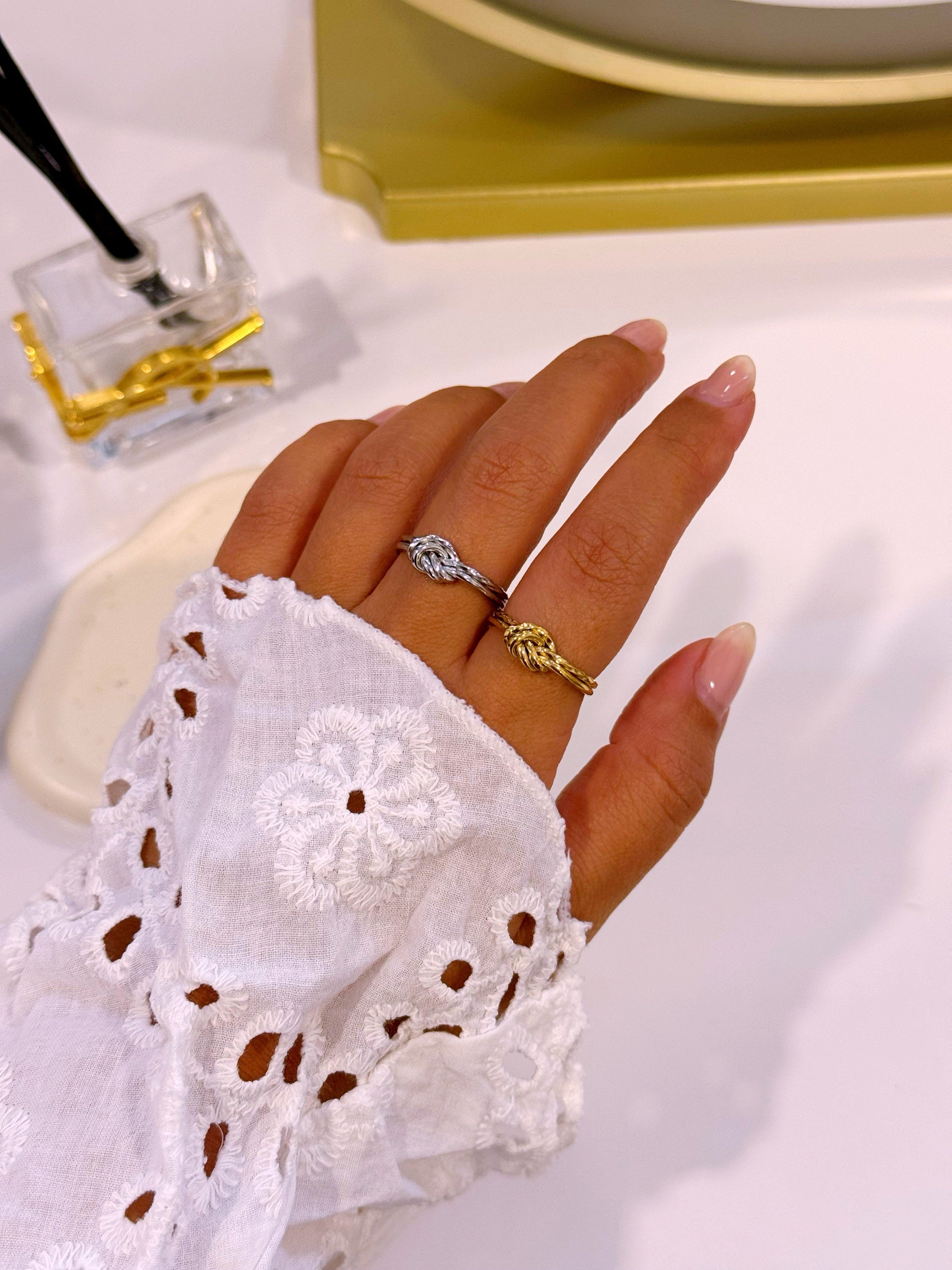 Anel ajustável com efeito de nó | 2 Cores