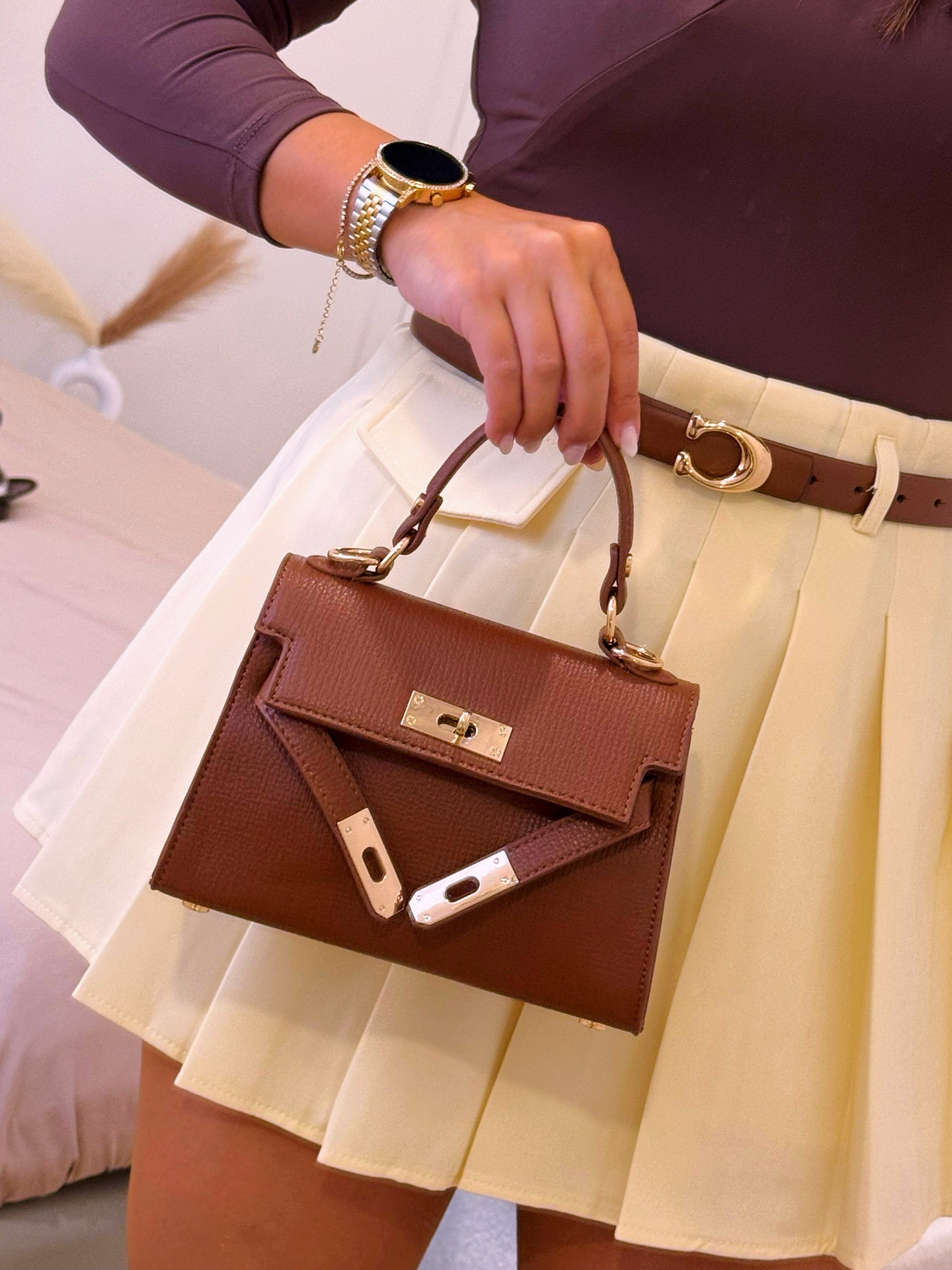 Mala de mão elegante com pormenores dourados | 3 Cores