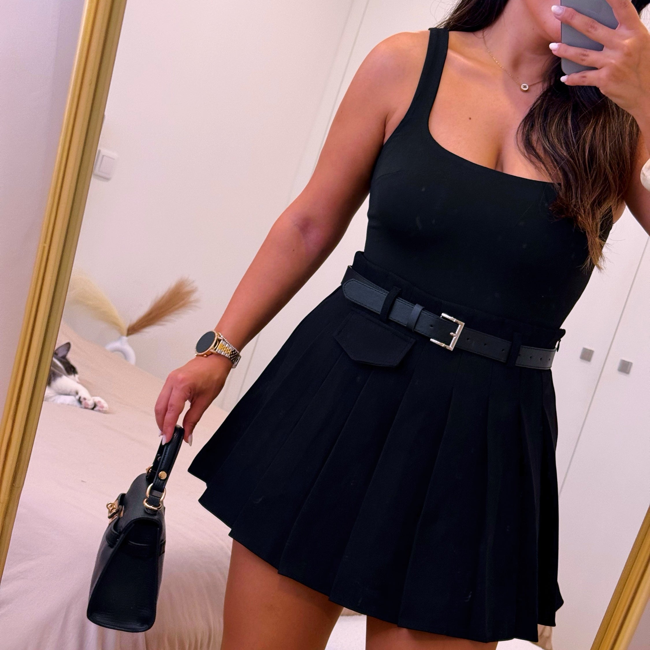 Saia-calção curta com pregas | Preto • MOCHY