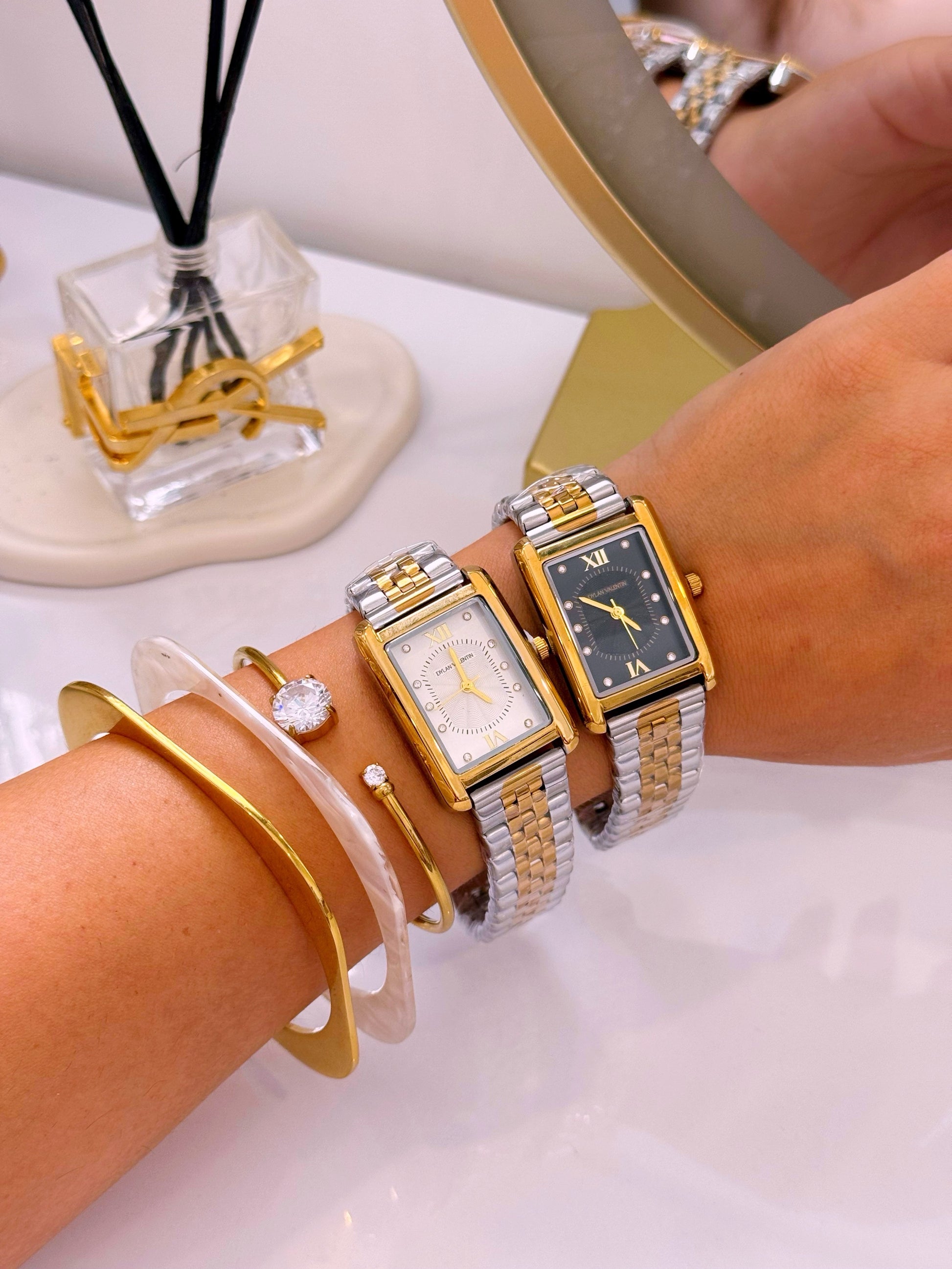 Relógio Analógico mostrador retangular | Fundo Preto