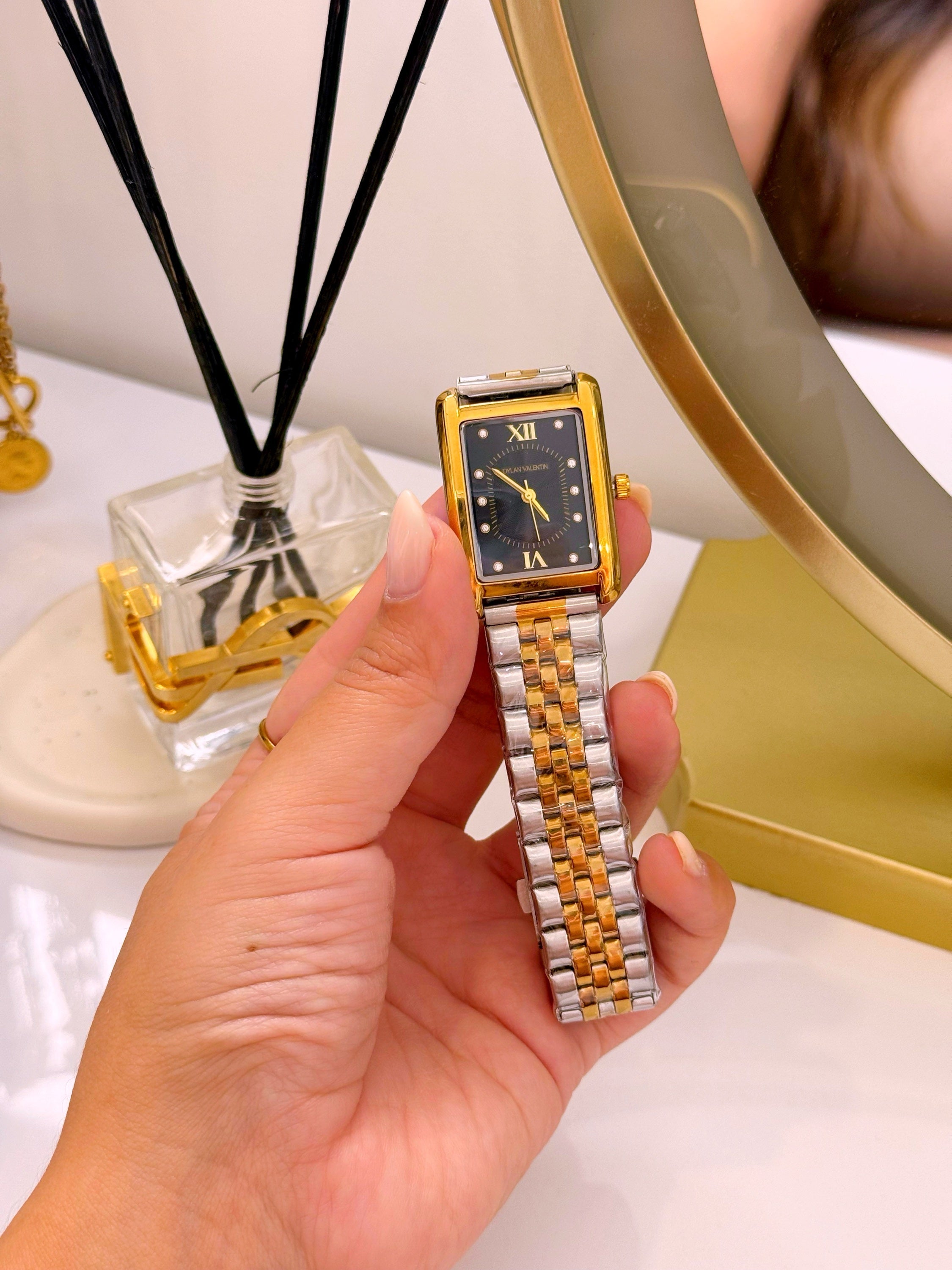 Relógio Analógico mostrador retangular | Fundo Preto